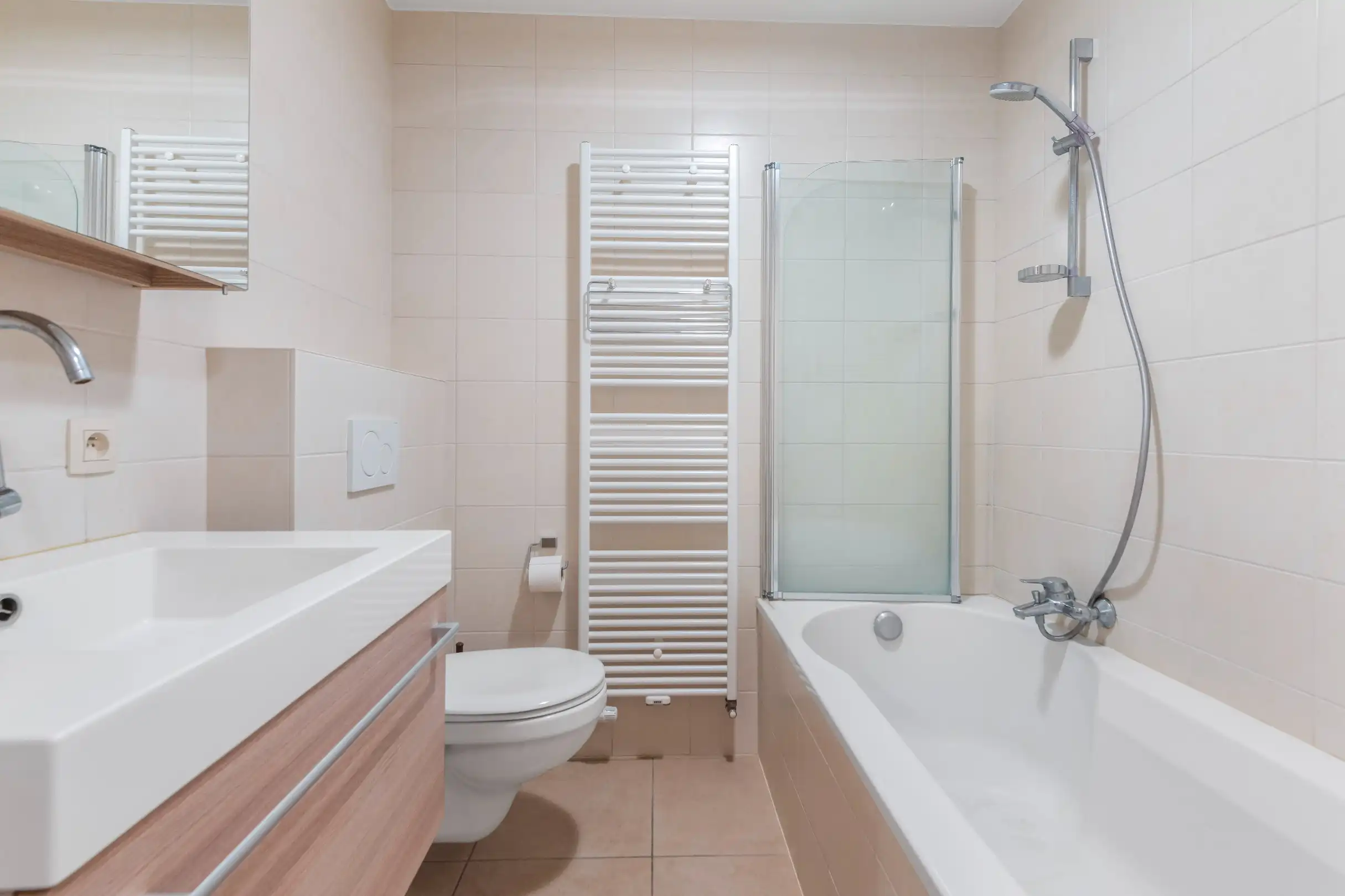 Recent appartement met terras gelegen op de Dumortierlaan.  foto 14