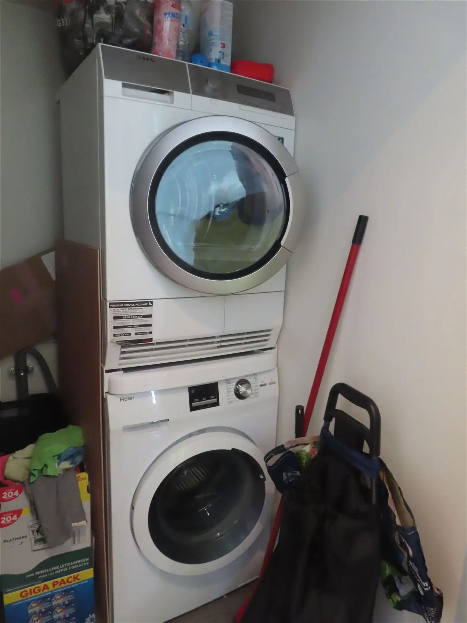 Gemeubeld 3 slaapkamerappartement met parking! foto 7