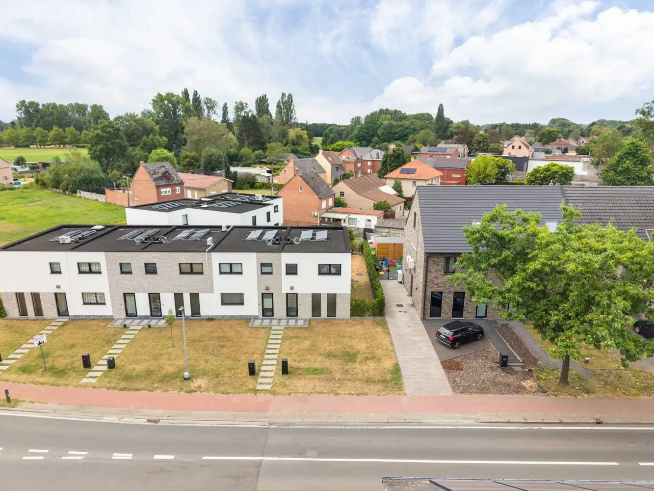Volledig afgewerkte woning met 3 slaapkamers, tuin en 2 ondergrondse parkeerplaatsen foto 31
