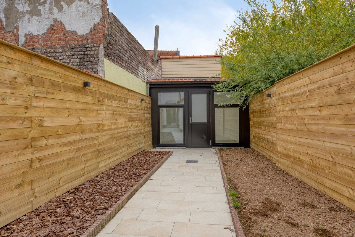 Gerenoveerde gezinswoning met ruim, hartje Ledeberg foto 11