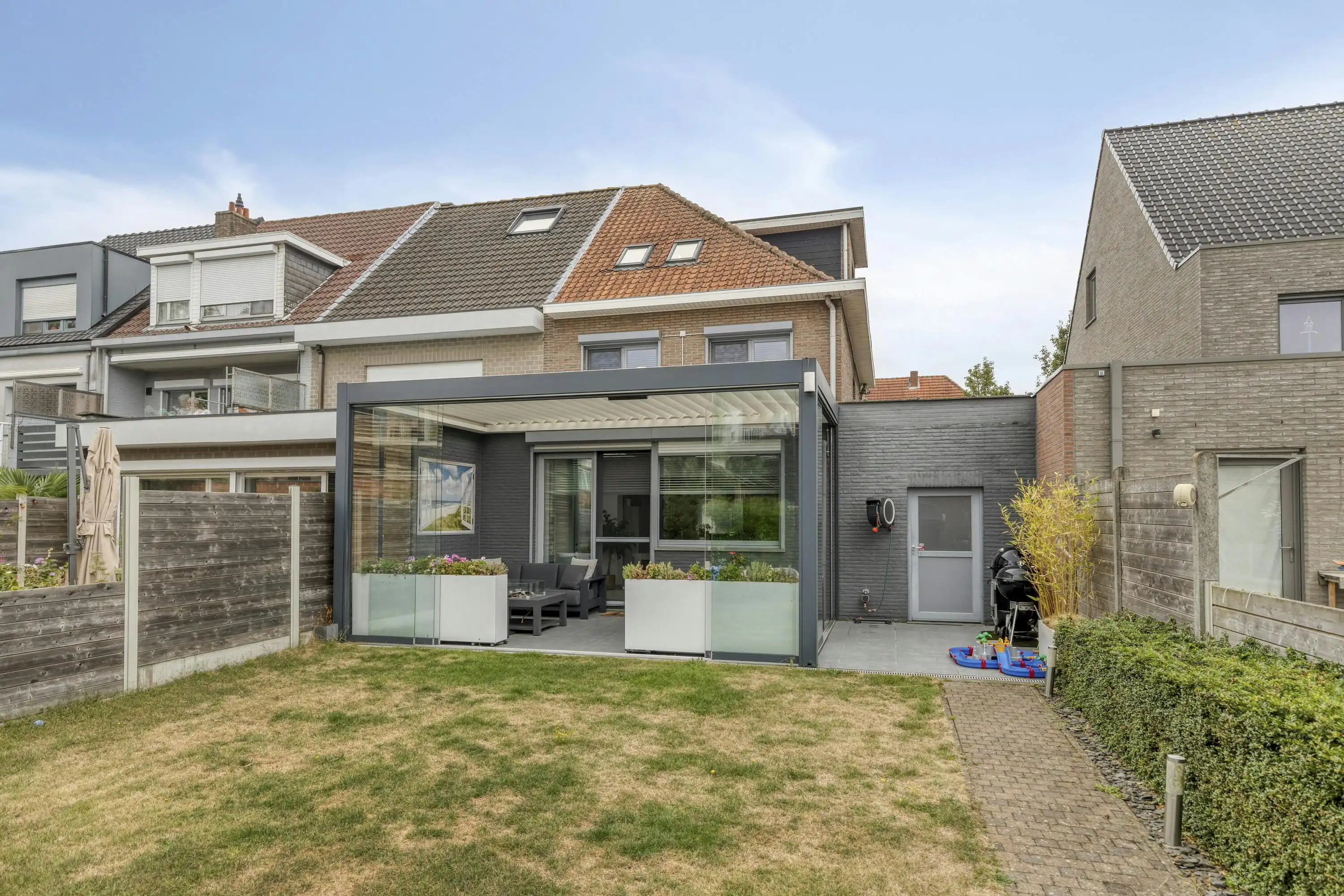 Lichtrijk halfopen huis met tuin en 5 slaapkamers te Schoten foto 35