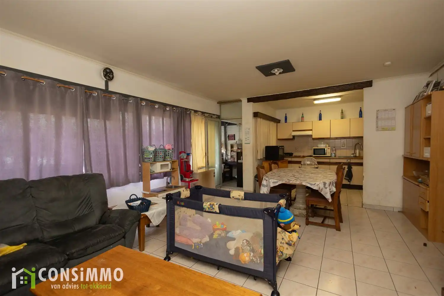 op te knappen appartement met 3 slaapkamers en overdekt terras in Genk foto 10