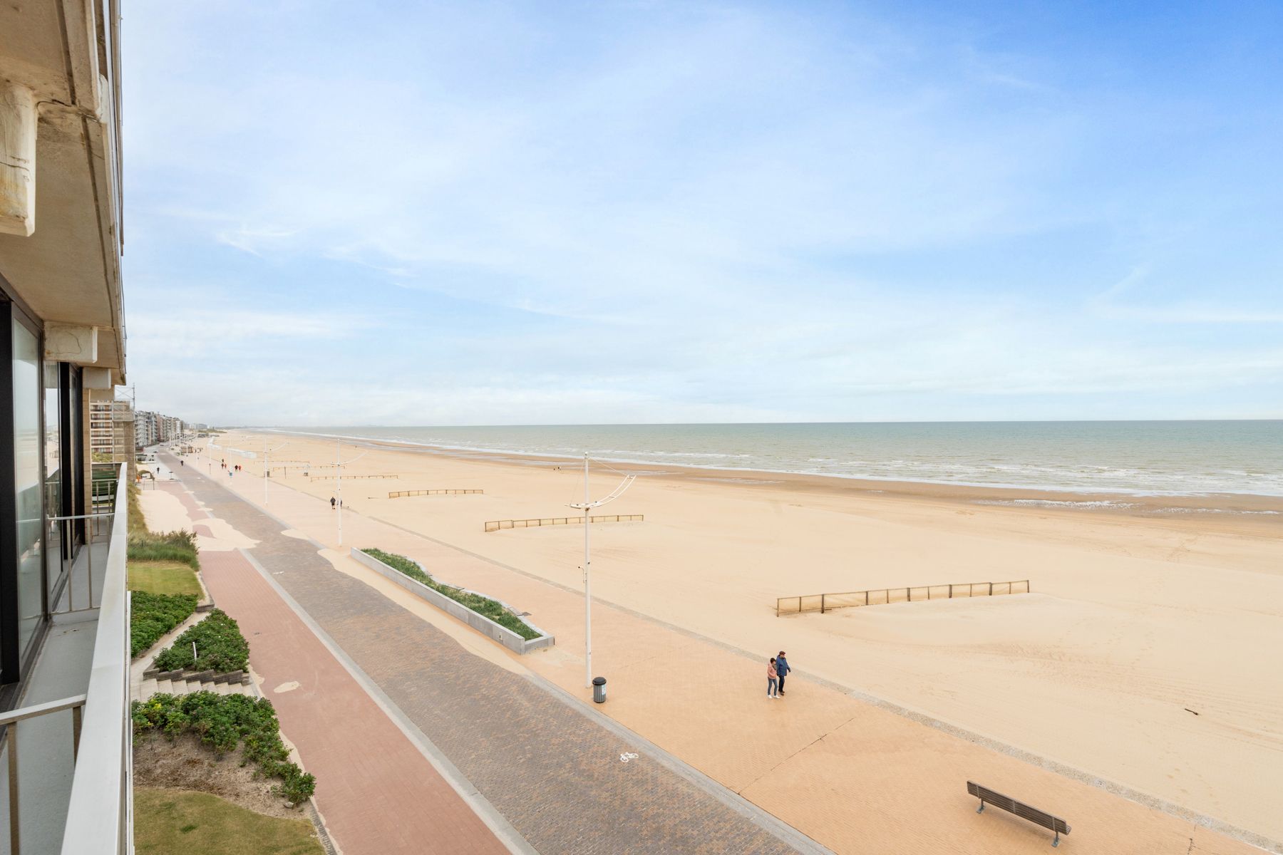 Instapklare familieflat met terras op de Zeedijk van Koksijde foto 10