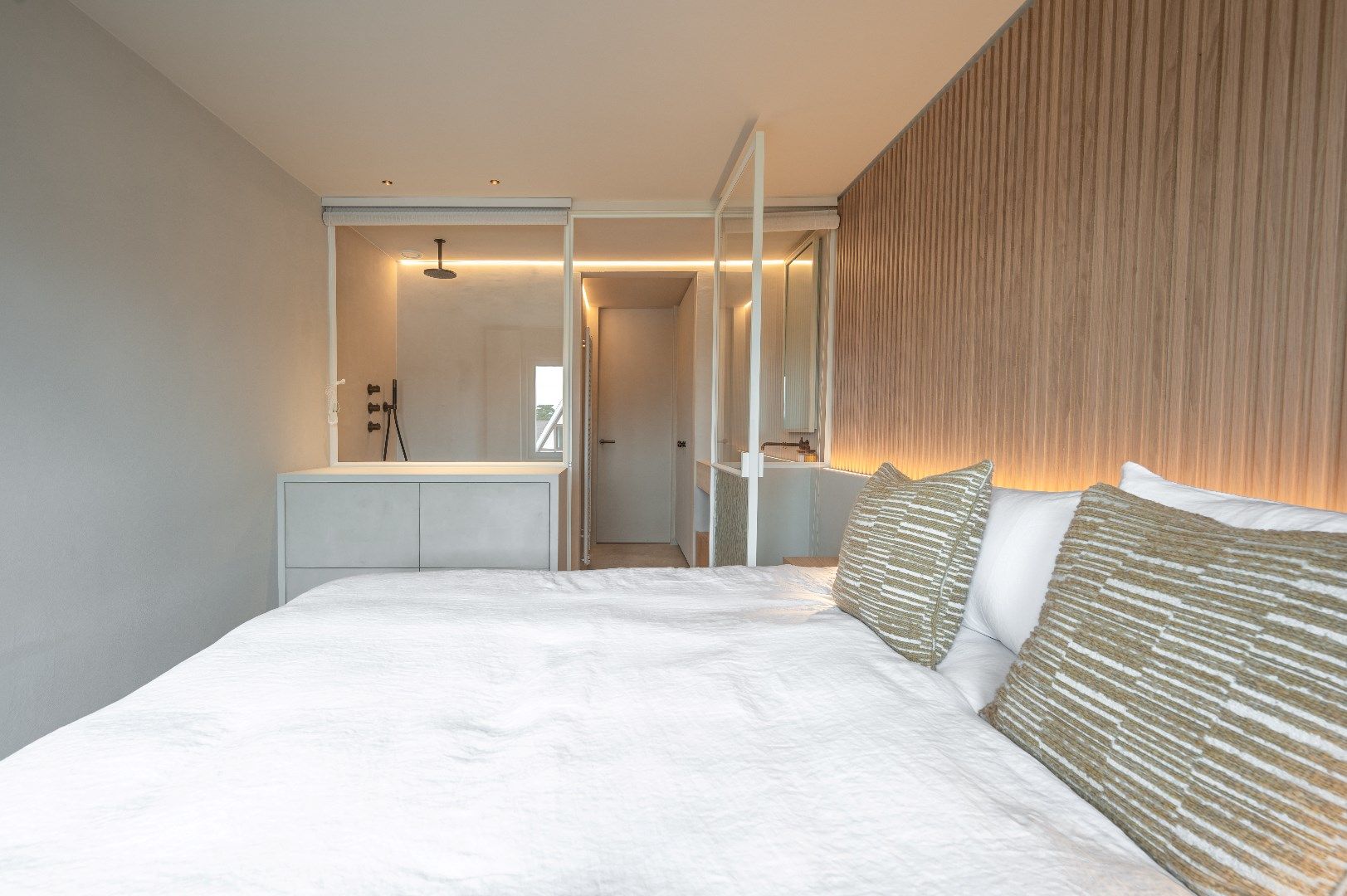 Luxueus gerenoveerd, zuidgericht hoekappartement in een villa residentie te Kustlaan gelegen op 50m van de zeedijk.  foto 16