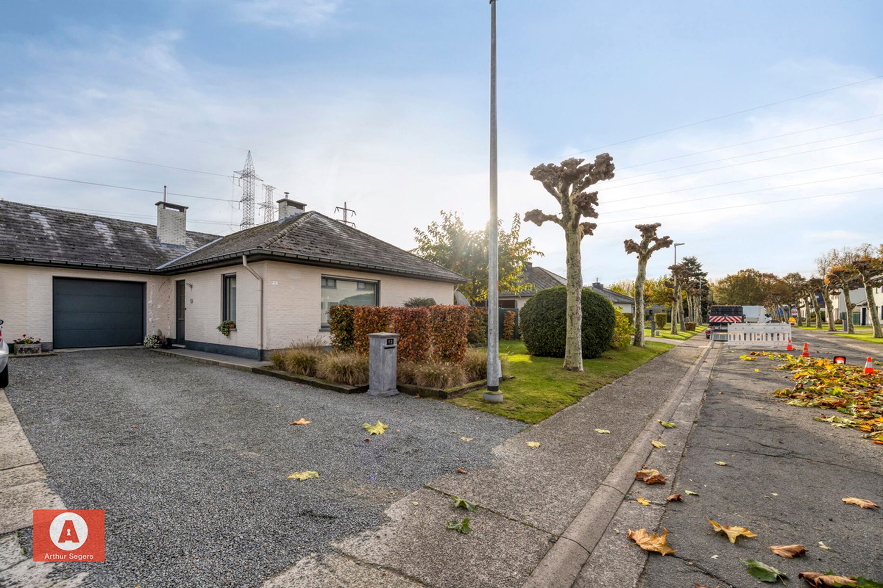 IN OPTIE - Rustig gelegen, instapklare en perfect onderhouden Bungalow. foto 2