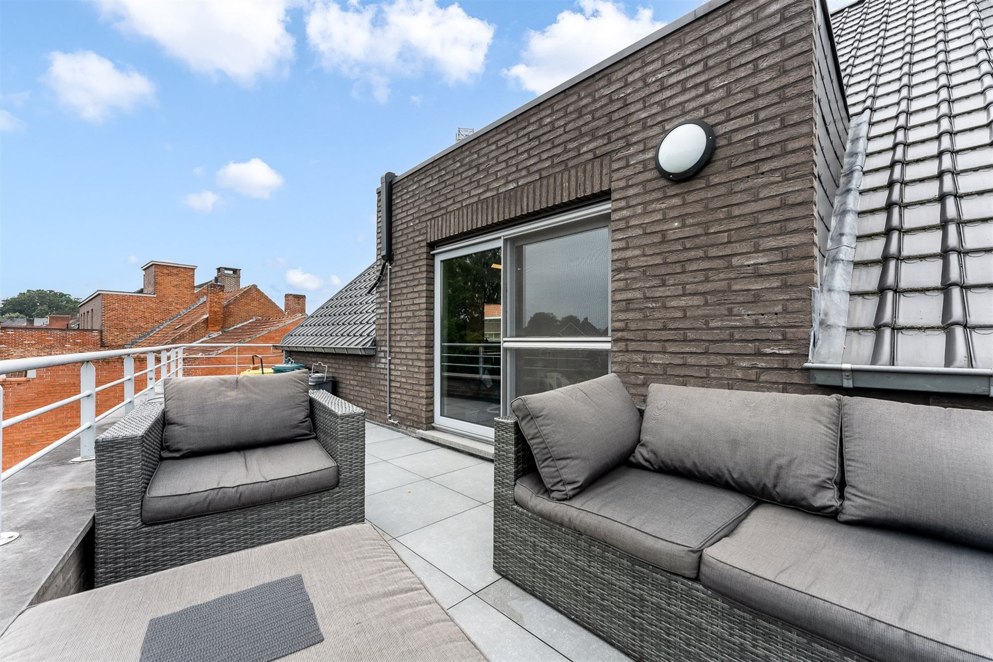 TOF DAKAPPARTEMENT MET 2 SLAAPKAMERS EN LEUK TERRAS foto 15