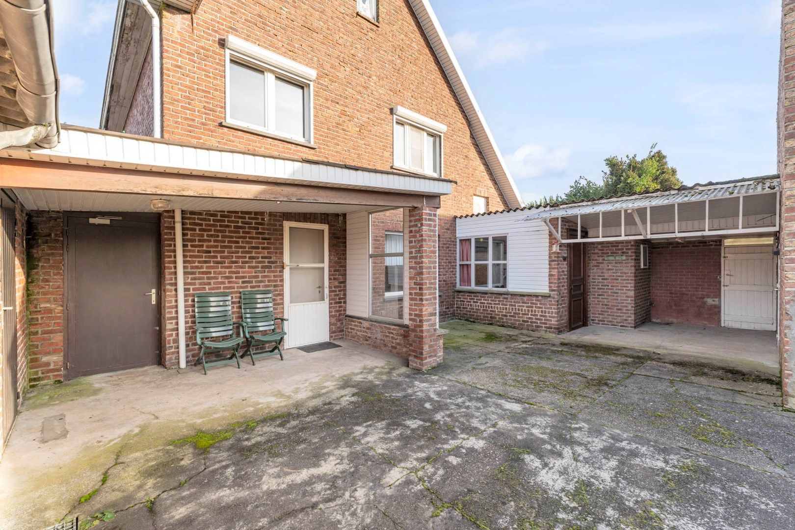 Te renoveren vrijstaande woning met zuidwest gerichte tuin en achterliggende weide op 16a 23ca foto 24