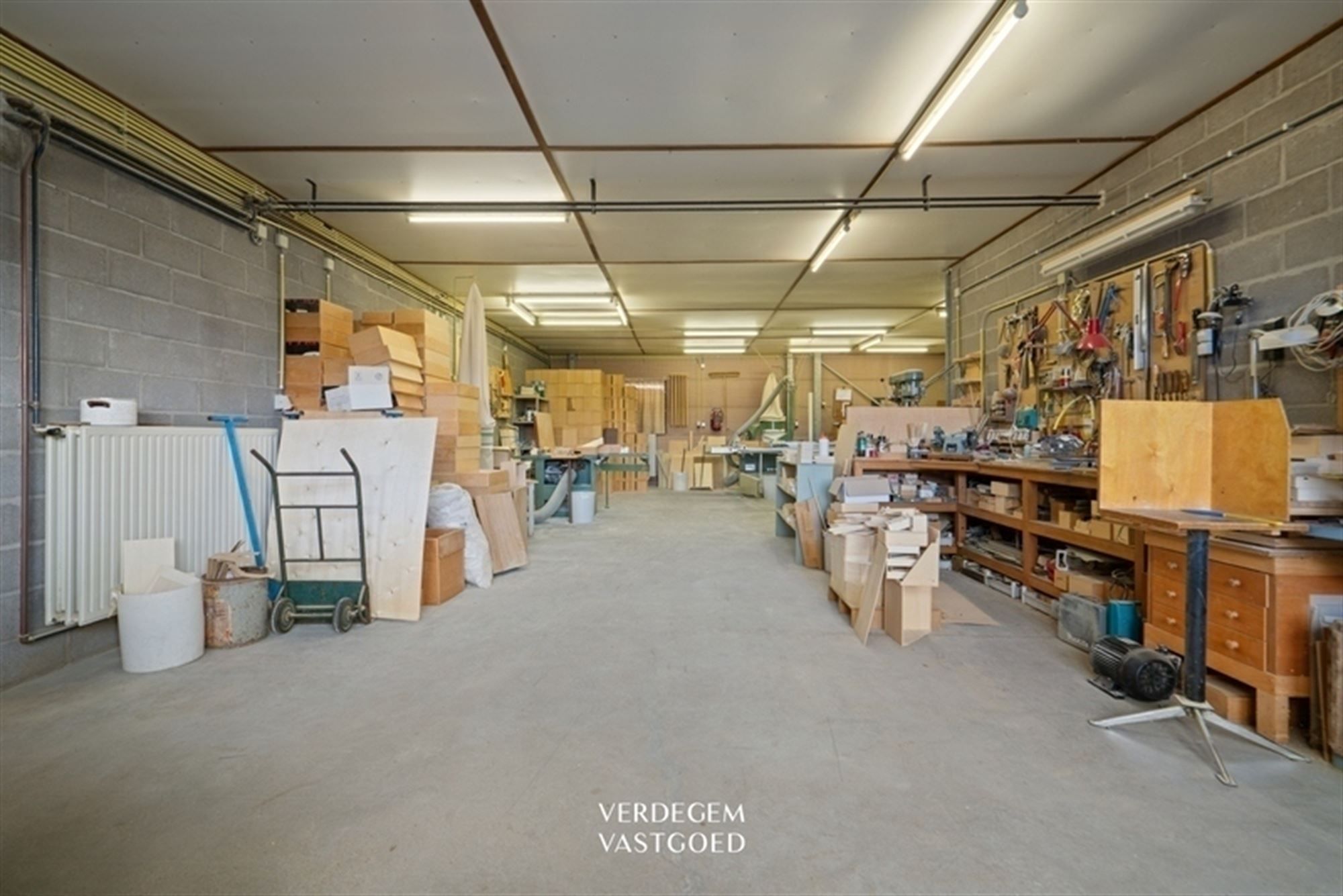 Te renoveren bungalow met magazijn op terrein van 1.826m² foto 26