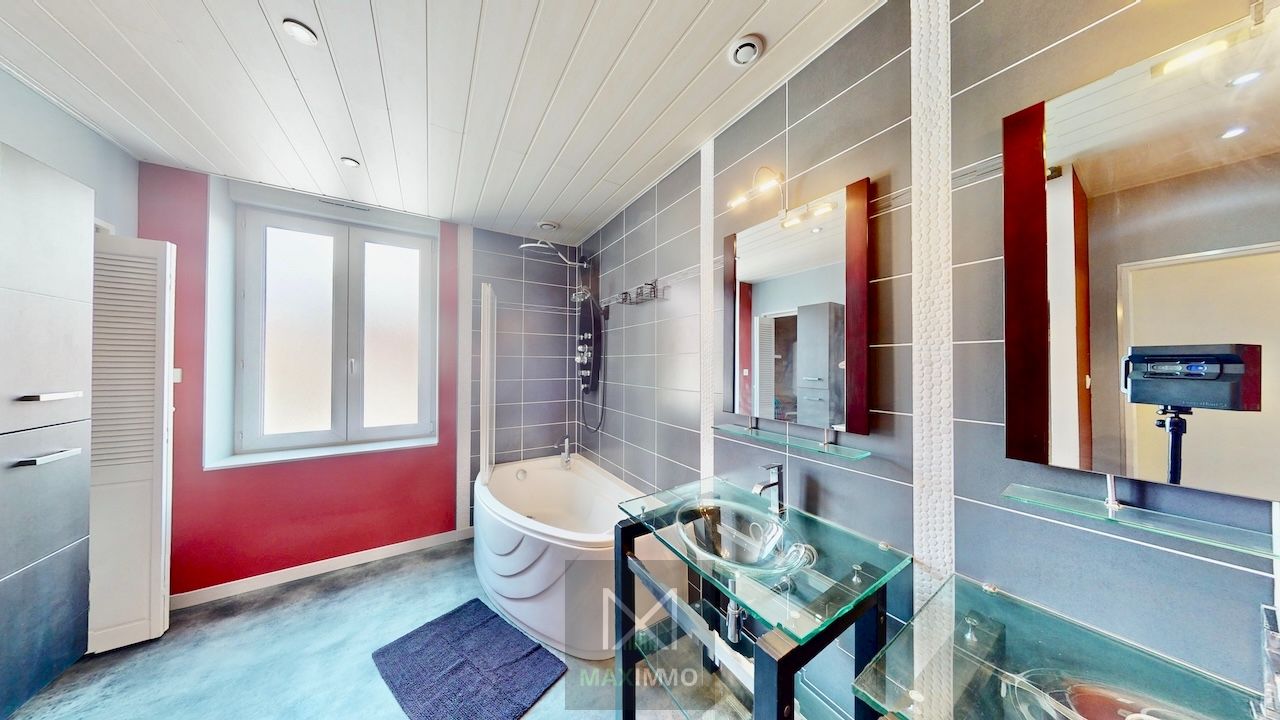 Gerenoveerde woning met 3 slaapkamers en stadstuin foto 9