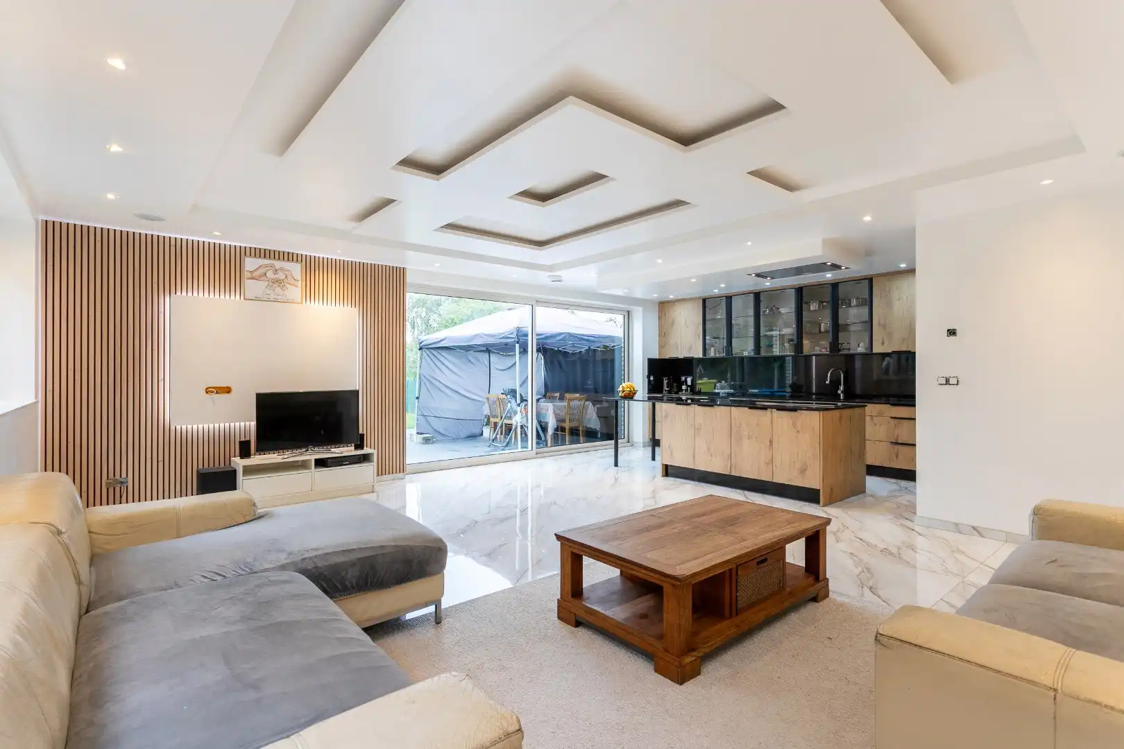 Ruime recente halfopen bebouwing met 7 slaapkamers en inpandige garage foto 5