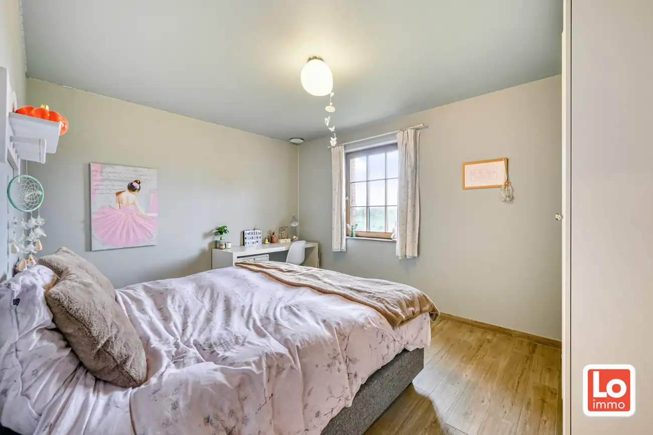 VERKOCHT! Ruime, charmante en degelijke alleenstaande villa met inpandige garage op een rustige en makkelijk bereikbare locatie tussen Lochristi en Gent. foto 28