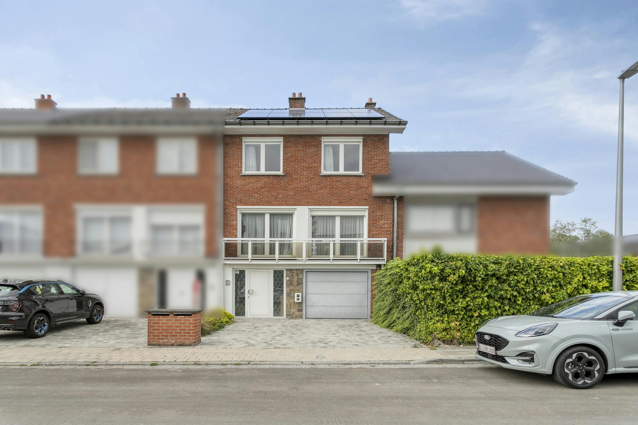  Leuke instapklare woning op een centrale ligging te Kortrijk foto {{pictureIndex}}