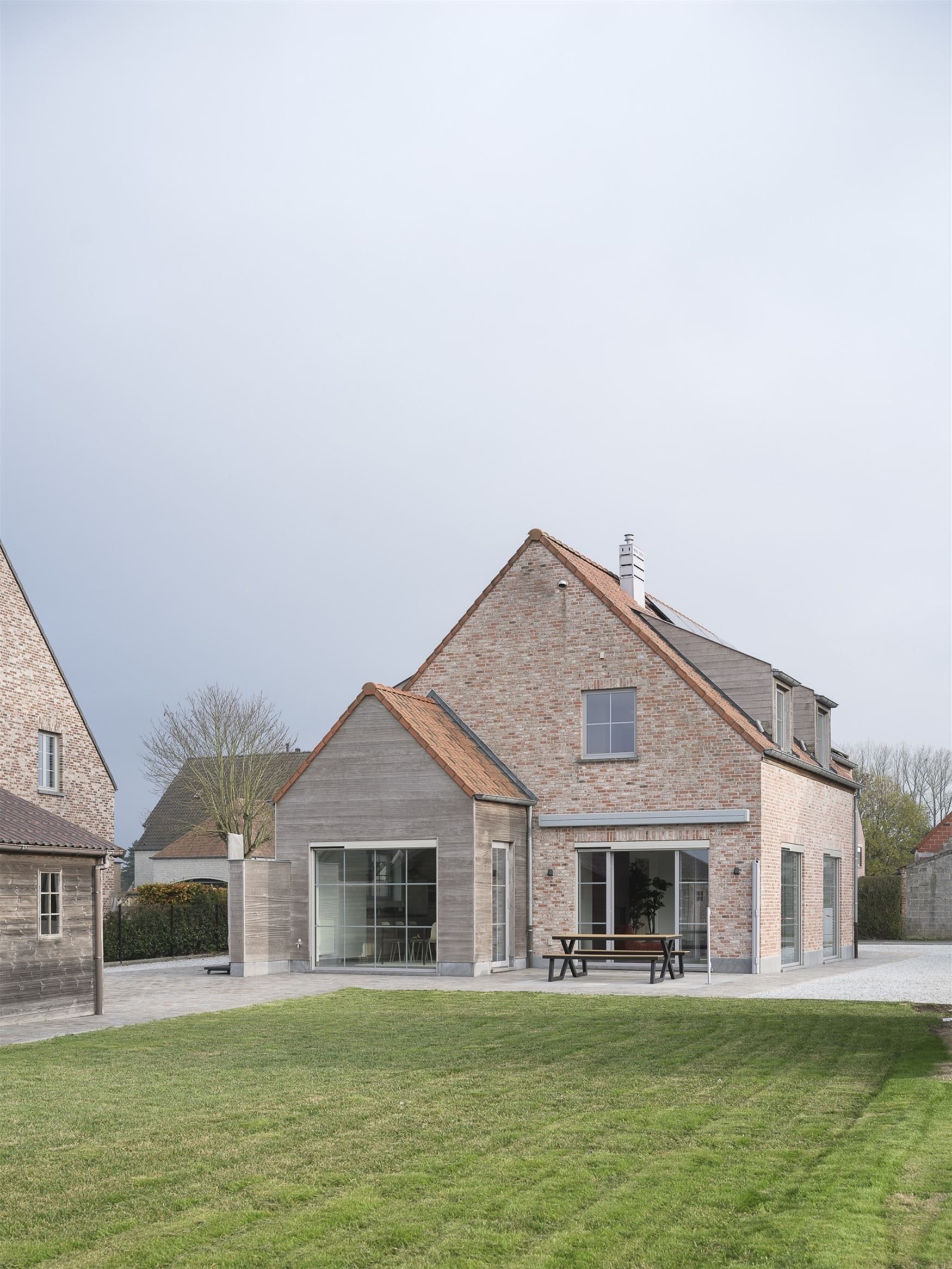 Gezinswoning met prachtig groen zicht in Bachte-Maria-Leerne. foto 2