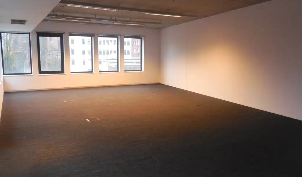 Trendy kantoor te huur in Starbuilding te Antwerpen foto 9