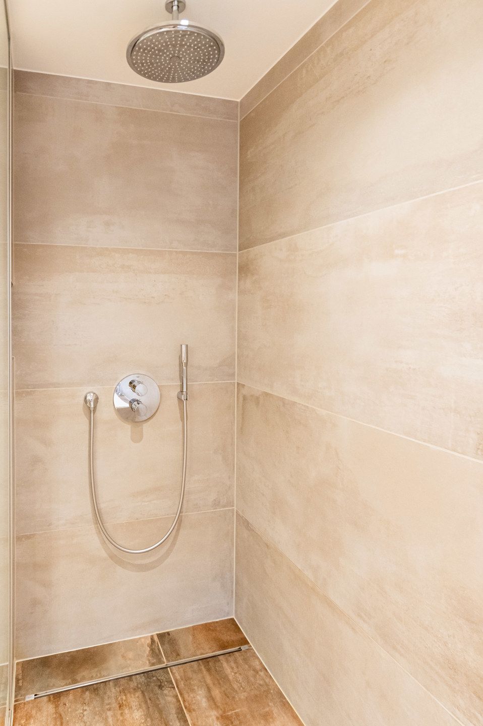 Moderne HOB met 4 (mogelijk 5) kamers en dubbele garage foto 24