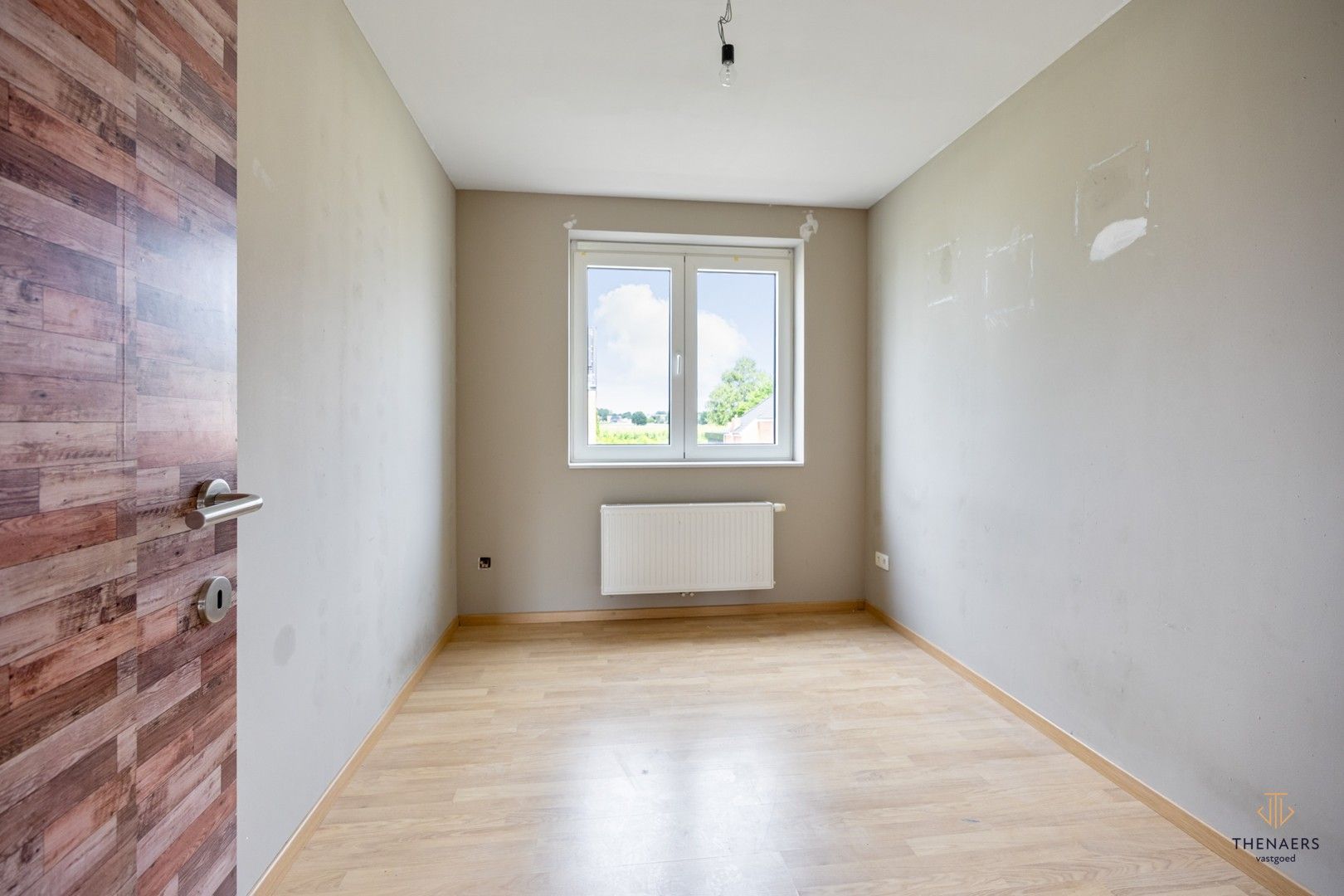 Moderne half‑open bebouwing met 3 slaapkamers op een rustige ligging. foto 12