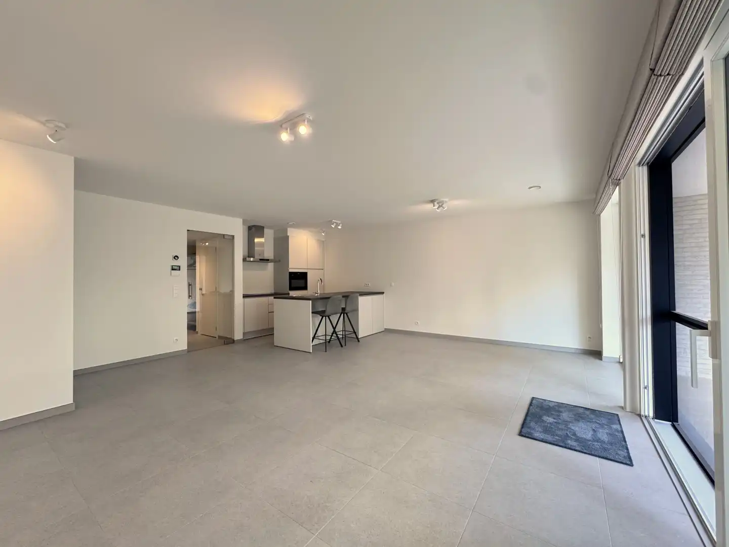 Prachtig nieuwbouwappartement met groot terras en tuin! (prijs inclusief garagebox en syndickosten) foto 3