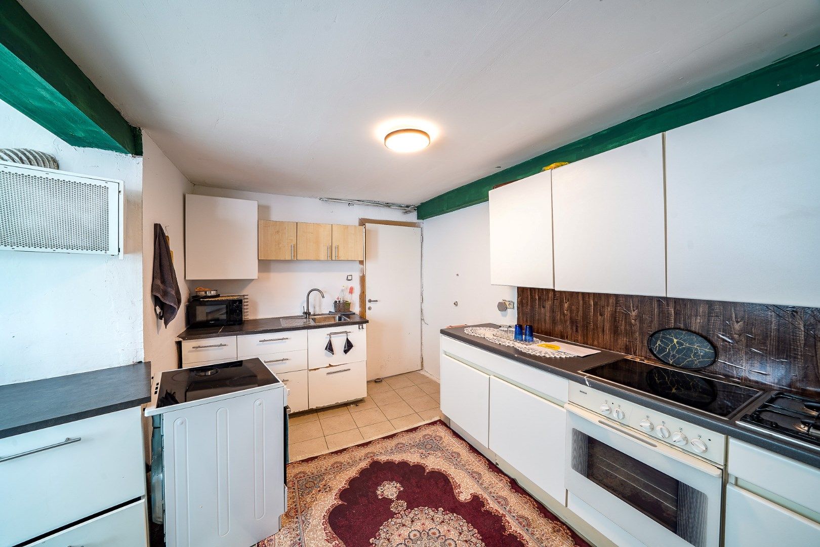 Ruime woning met 5 slaapkamers foto 4