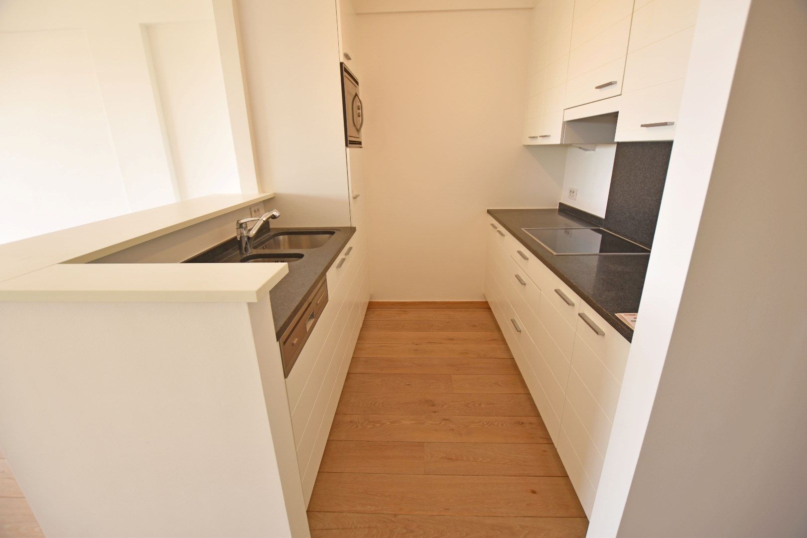 Mooi onderhouden appartement op de Kustlaan nabij het Albertplein foto 6