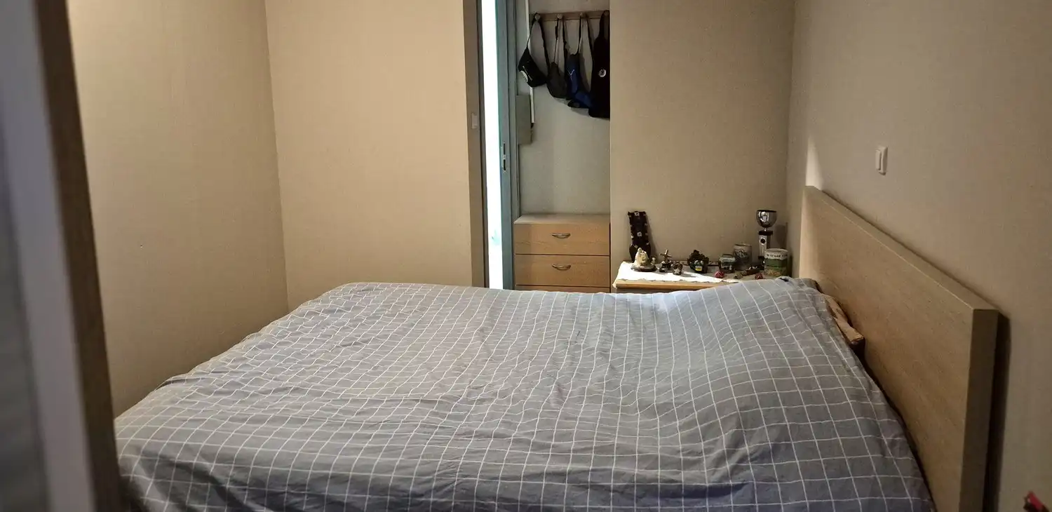 Instapklare gelijkvloerse parel met zwembad, zonnepanelen en ruimte voor zorg of professionele invulling foto 6