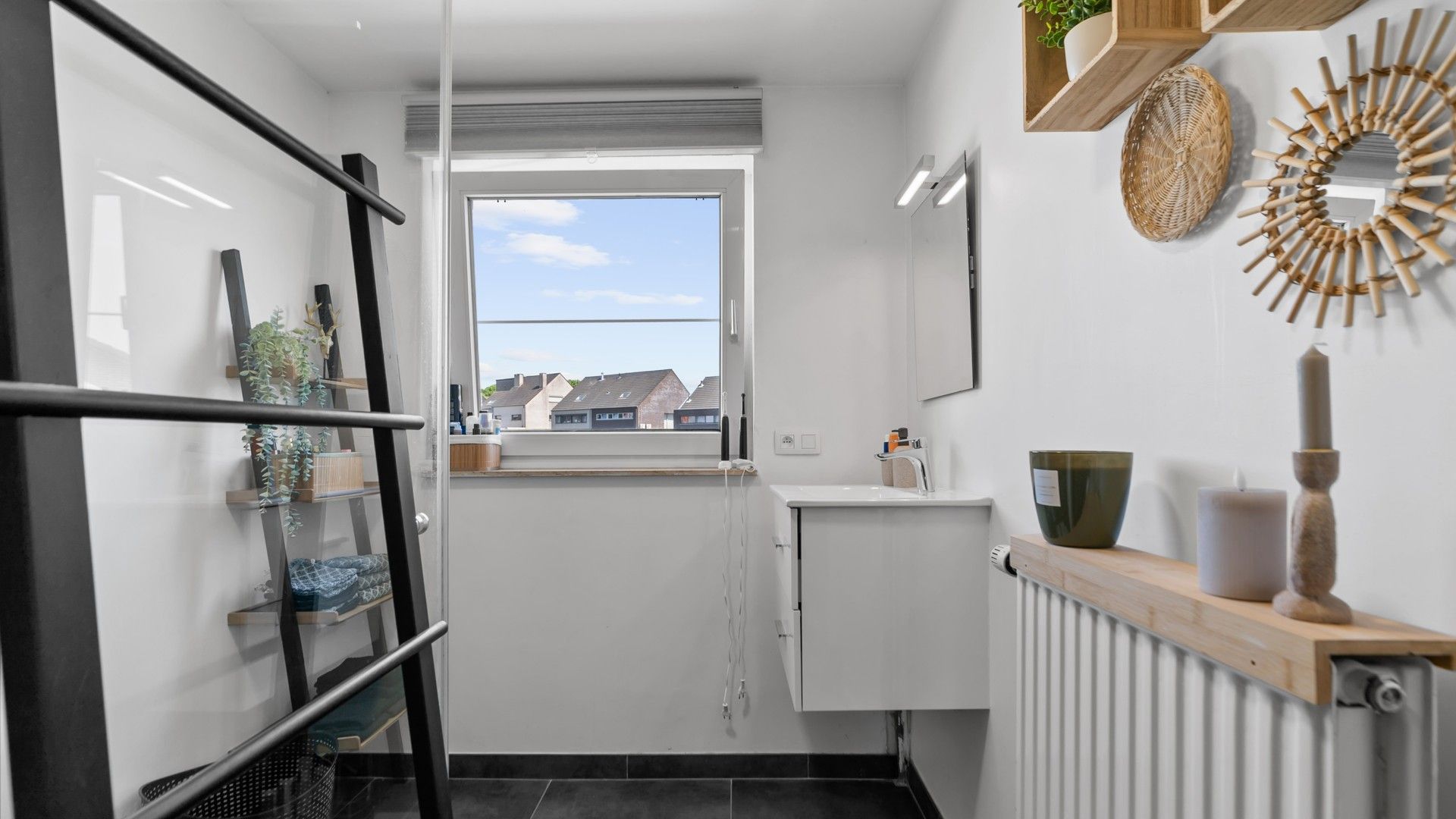 Volledig gerenoveerd 2 slpkr appartement in het centrum van As foto 12