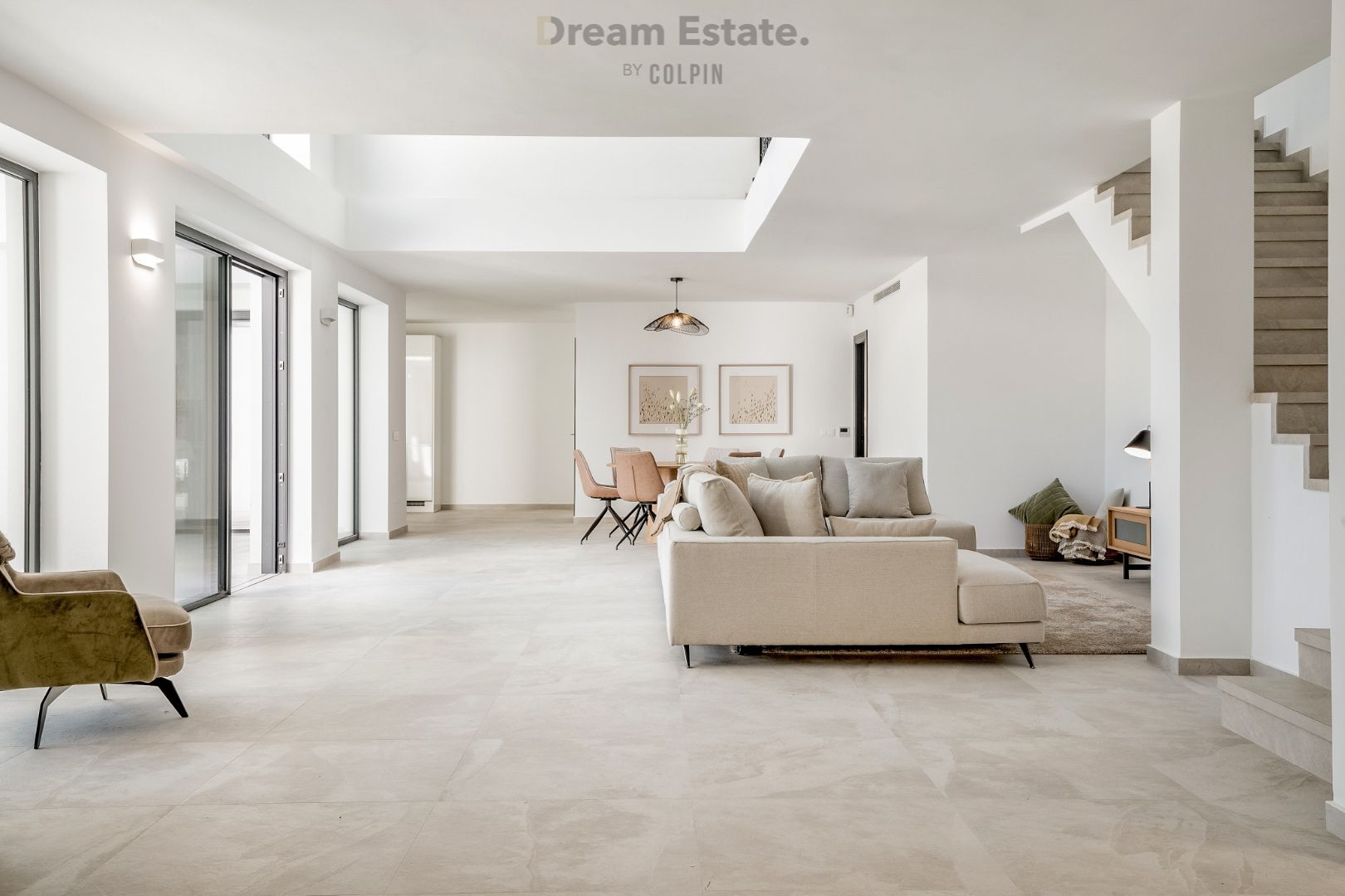 Een moderne familie villa te El Paraiso, Benahavis, New Golden Mile foto 3