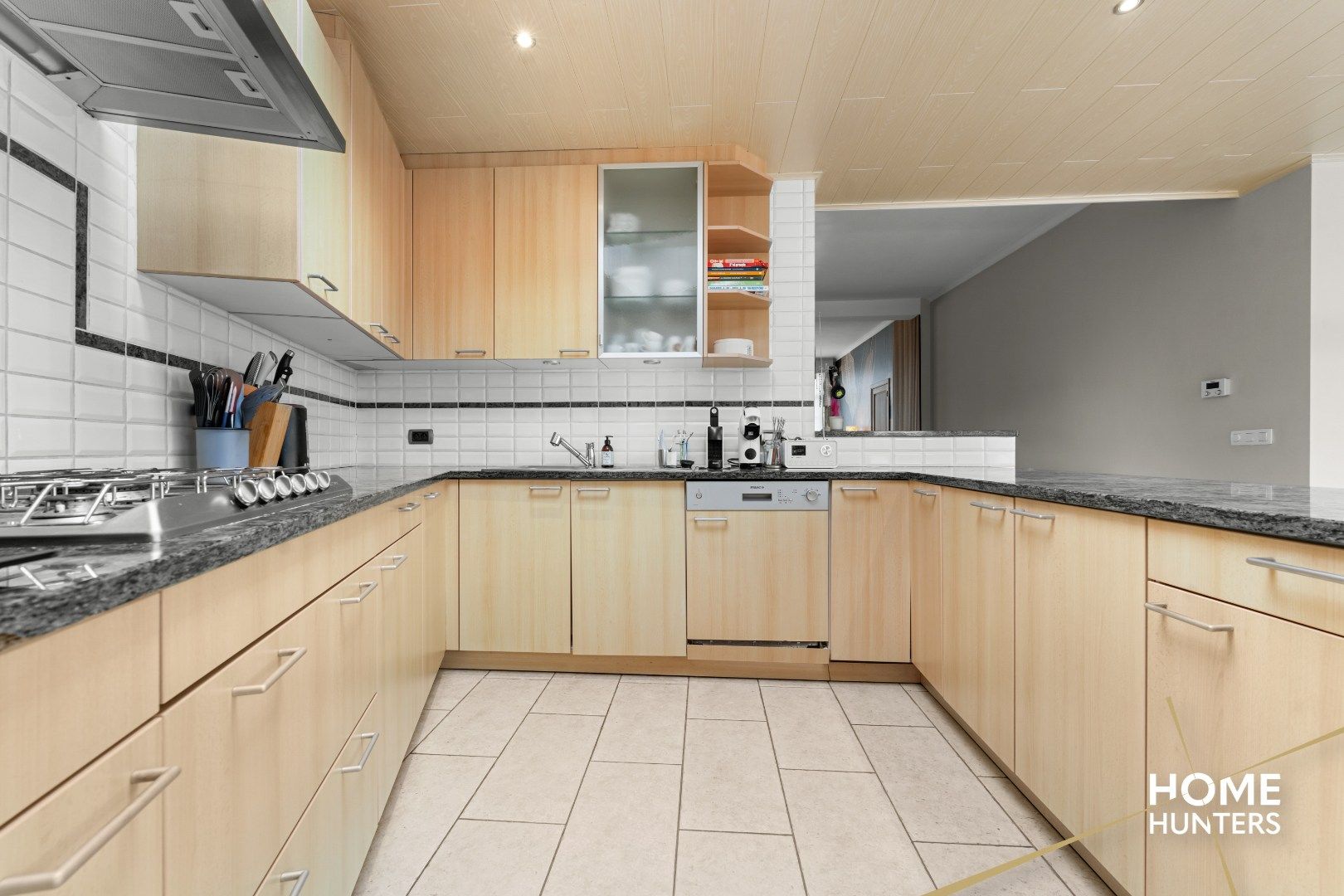 Ruime woning met 4 slaapkamers, een ruime zonnige tuin met verwarmd zwembad foto 21