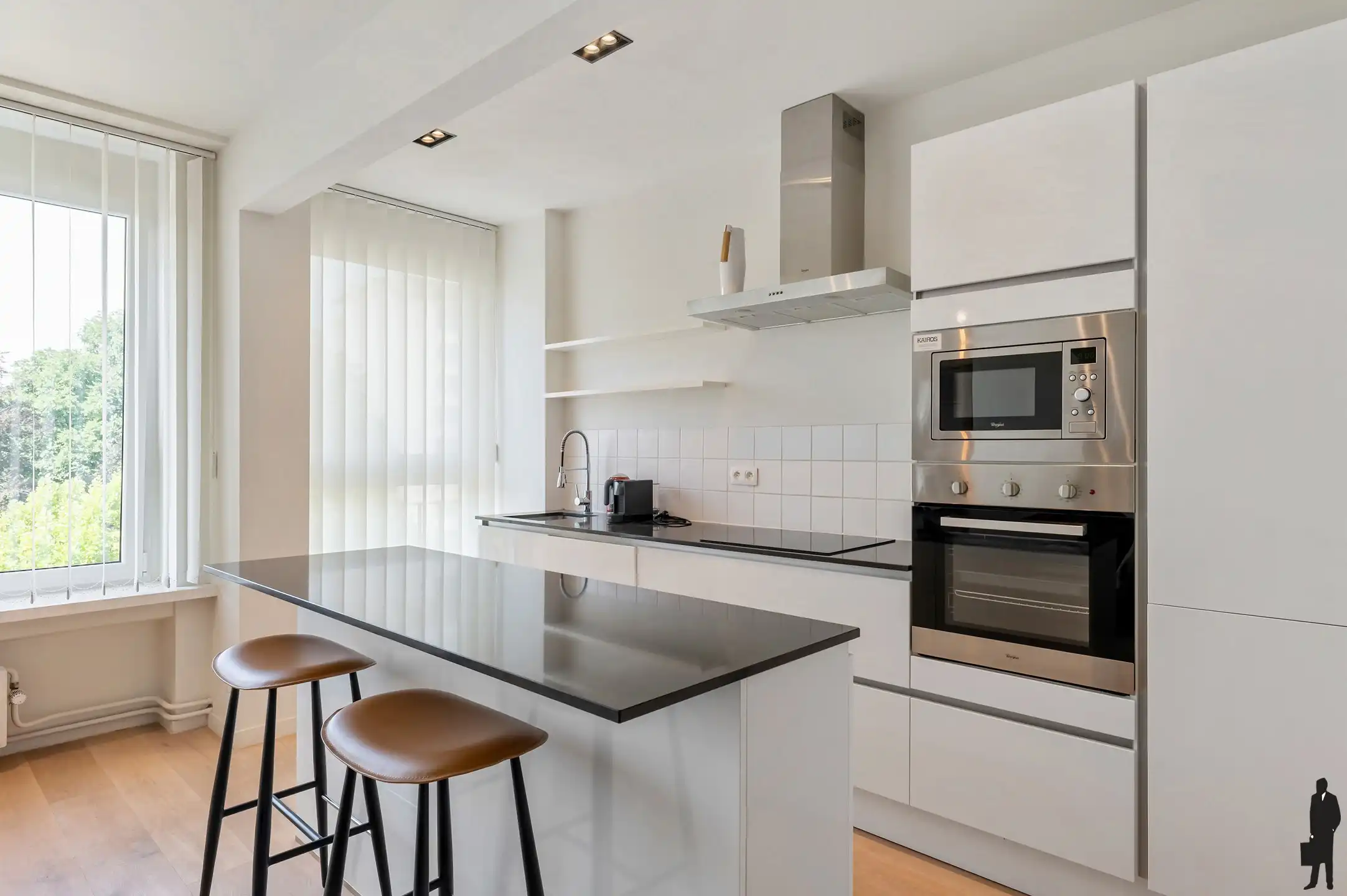 Instapklaar en prachtig gerenoveerd appartement met 2 slaapkamers en terras foto 2