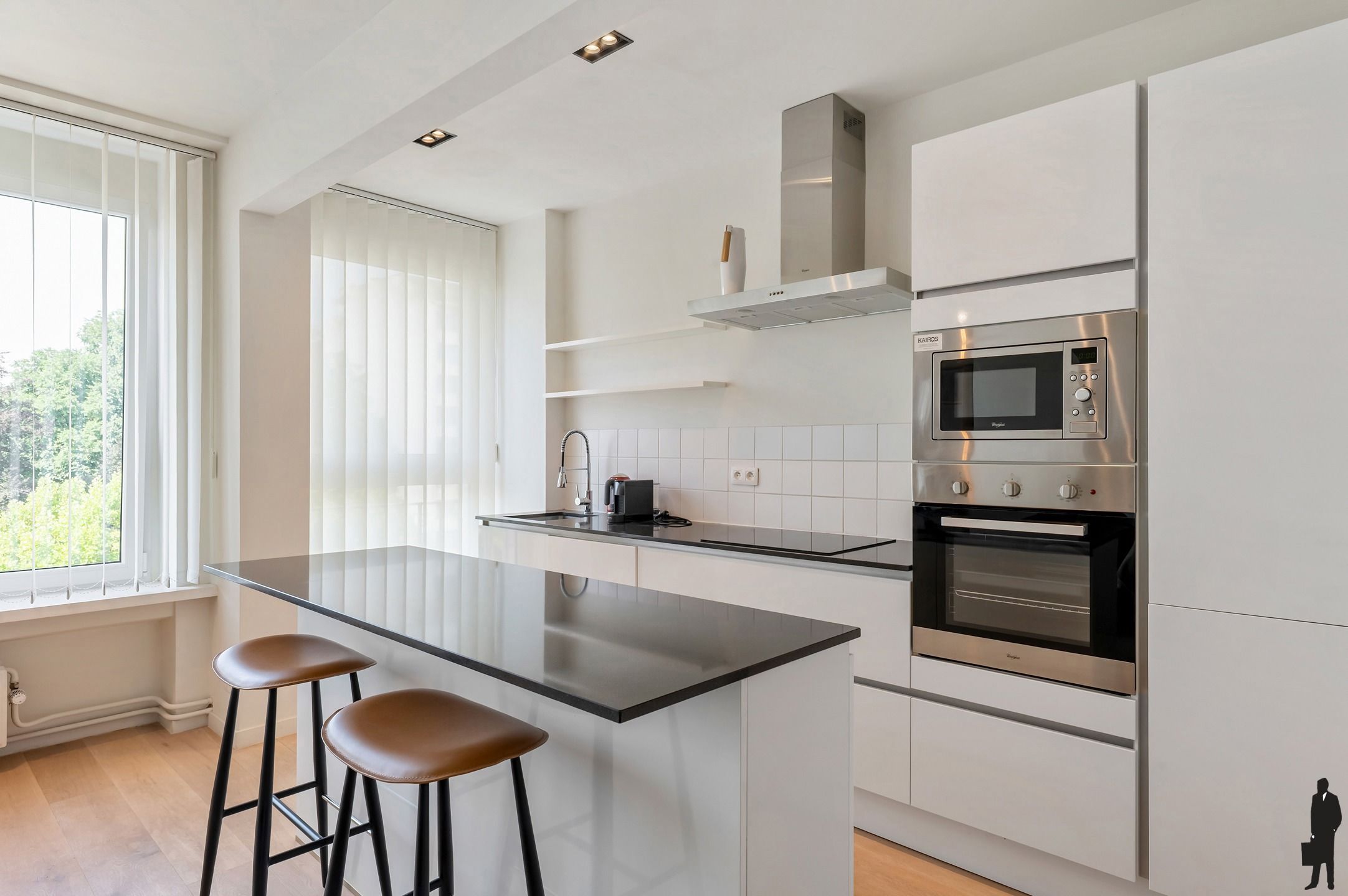 Instapklaar en prachtig gerenoveerd appartement met 2 slaapkamers en terras foto 2