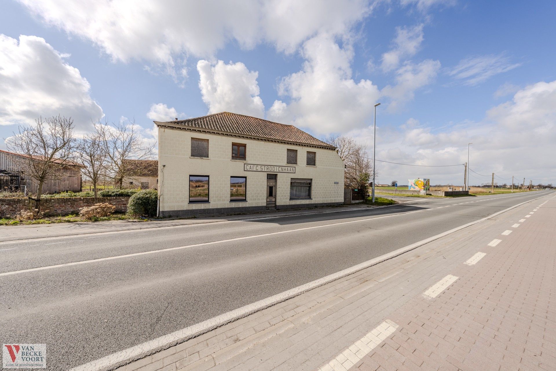 Te renoveren hoeve op 1,6 ha foto 3