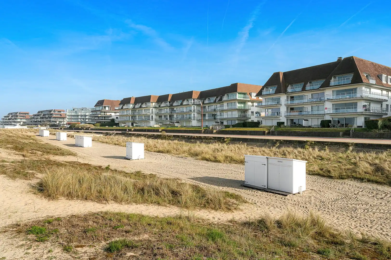 Uitzonderlijk appartement van 206 m2 op de Wandeldijk met 12m gevelbreedte. foto {{pictureIndex}}