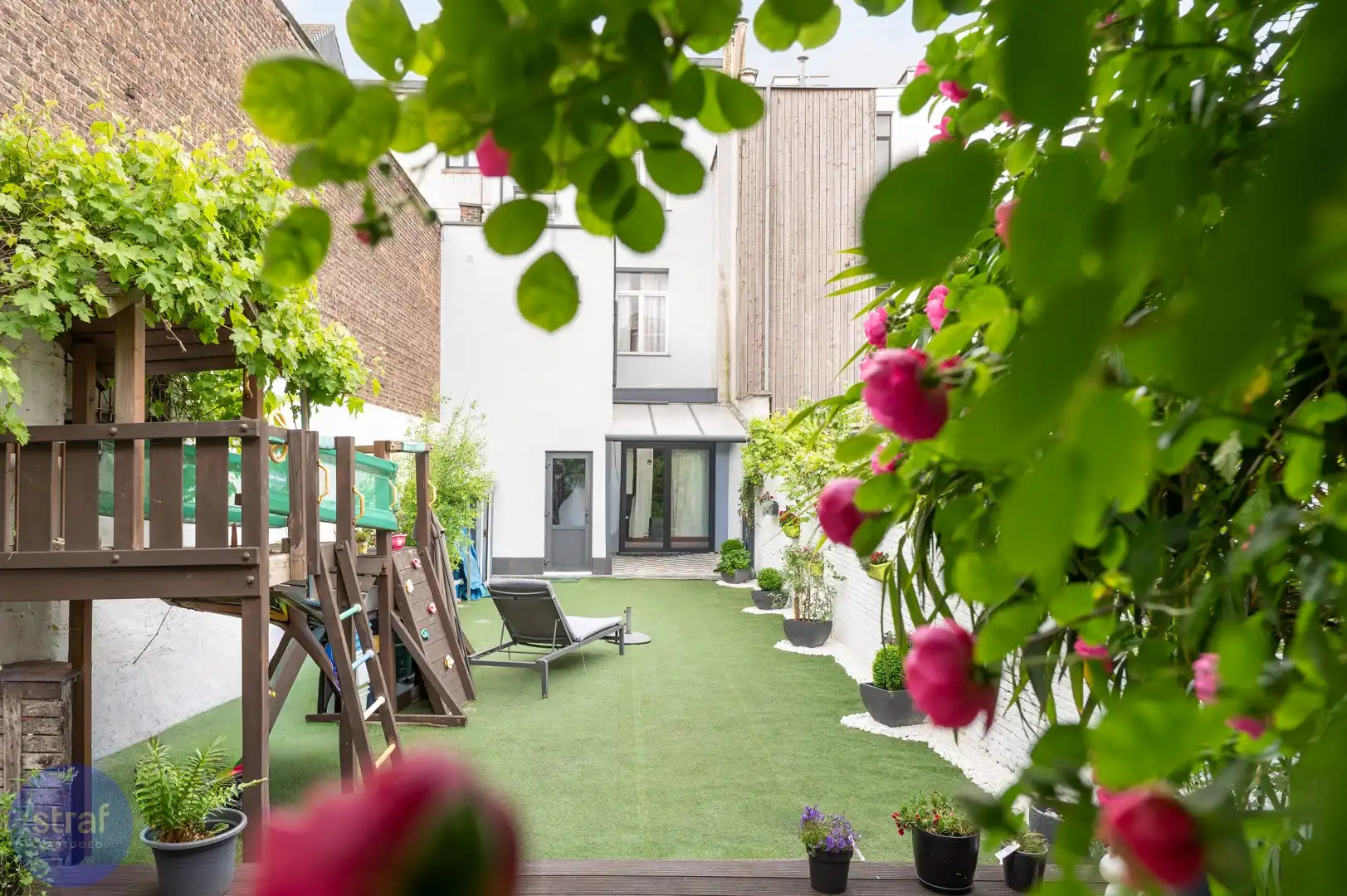 Klassevol Herenhuis (280m2) met grooote zonnige tuin foto 11