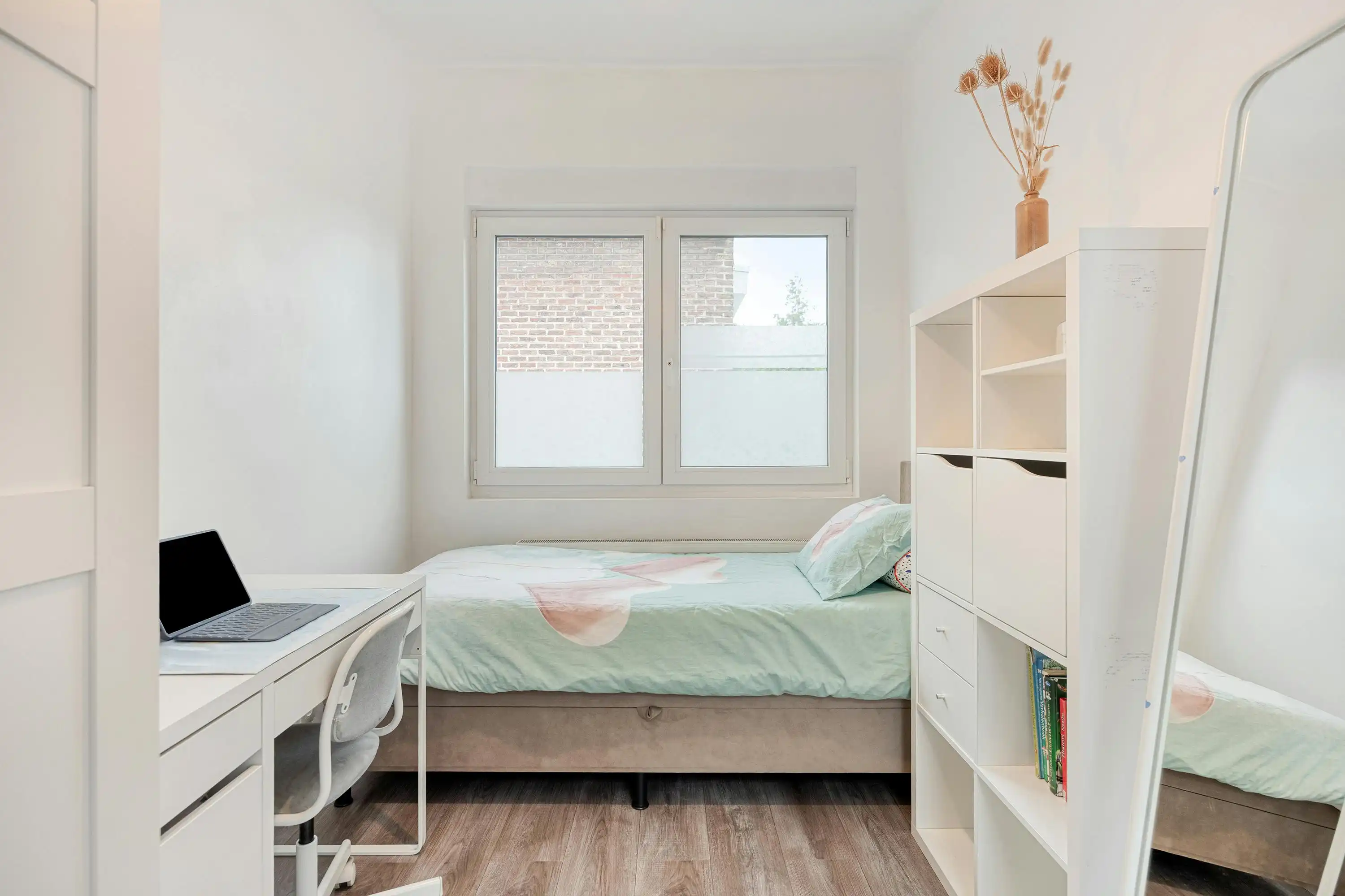 Instapklaar huis met 3 slaapkamers te koop in Merksem foto 20