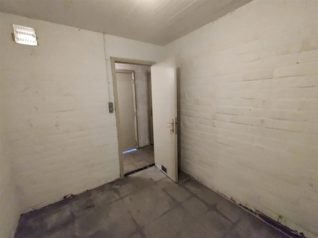 Goedgelegen en volledig vernieuwd appartement foto 16