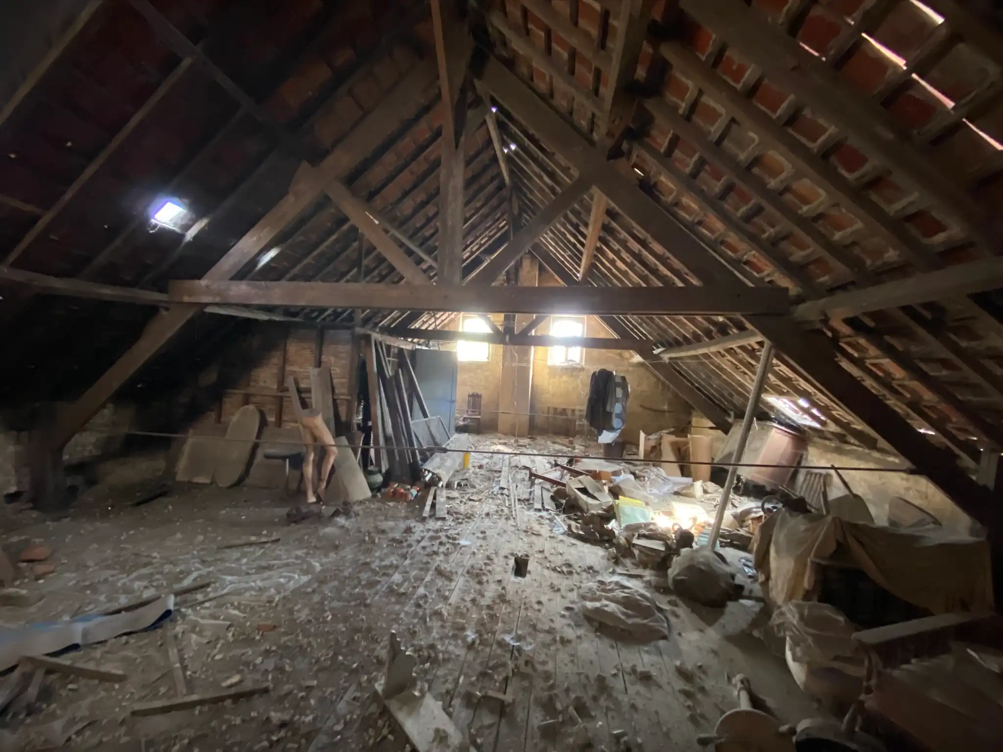 Zeer grondig te renoveren gebouw boordevol karakter foto 13