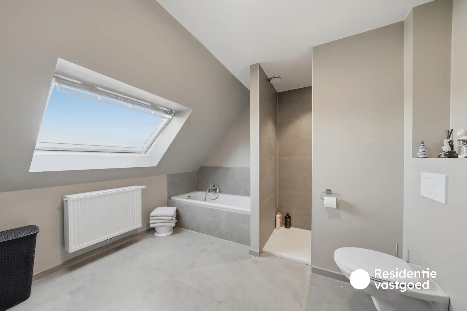Prachtige zeer recente halfopen woning in rustige wijk te Oudenburg centrum foto 21