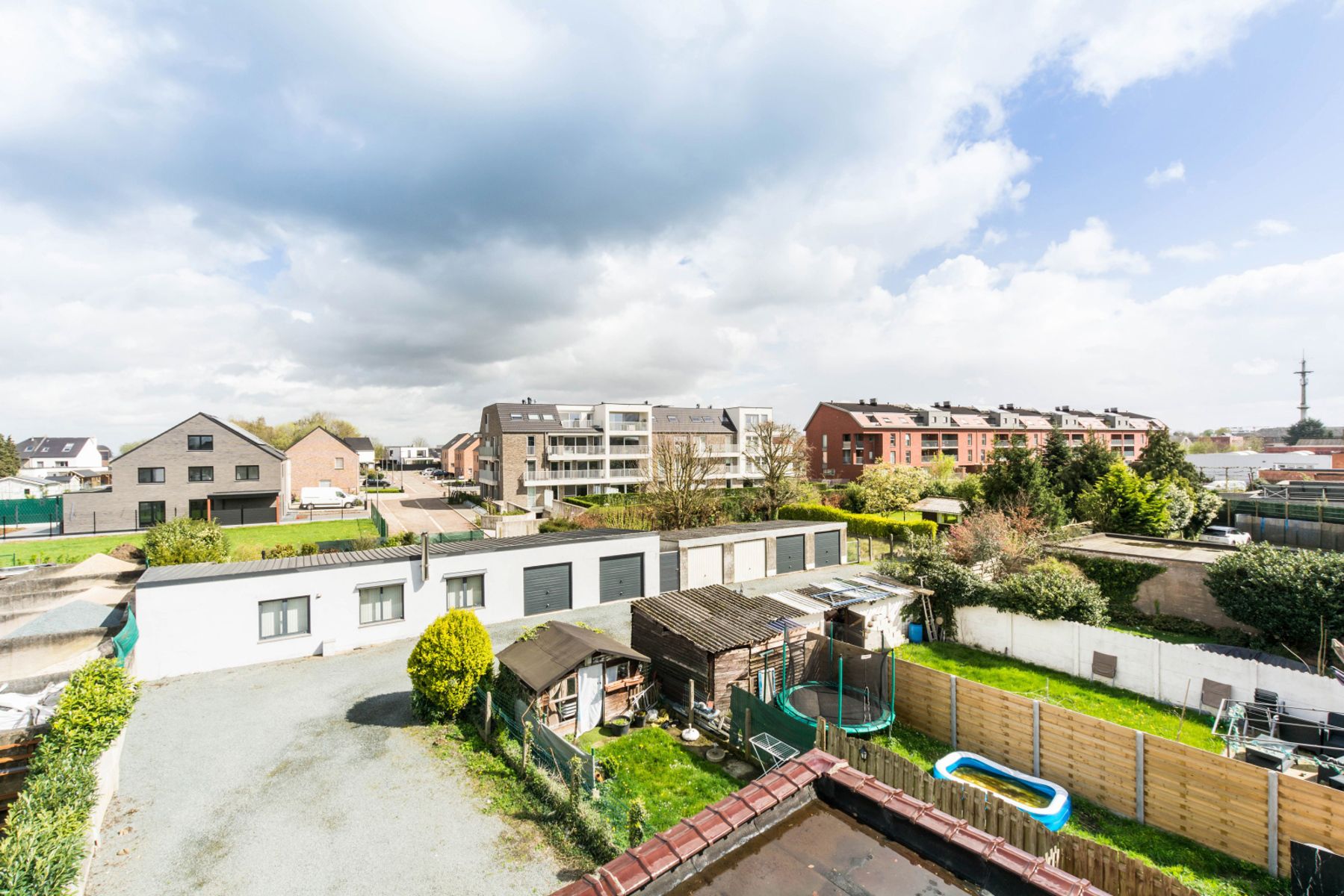 Appartement met 2 terrassen, kelder, 2 garageboxen en tuin foto 19