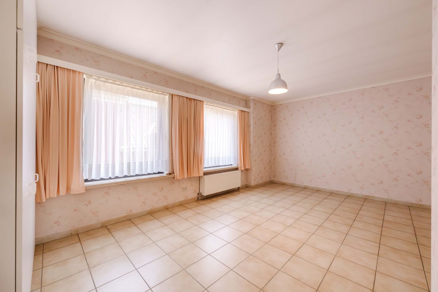 Instapklare woning in het centrum van Meulebeke. foto 18
