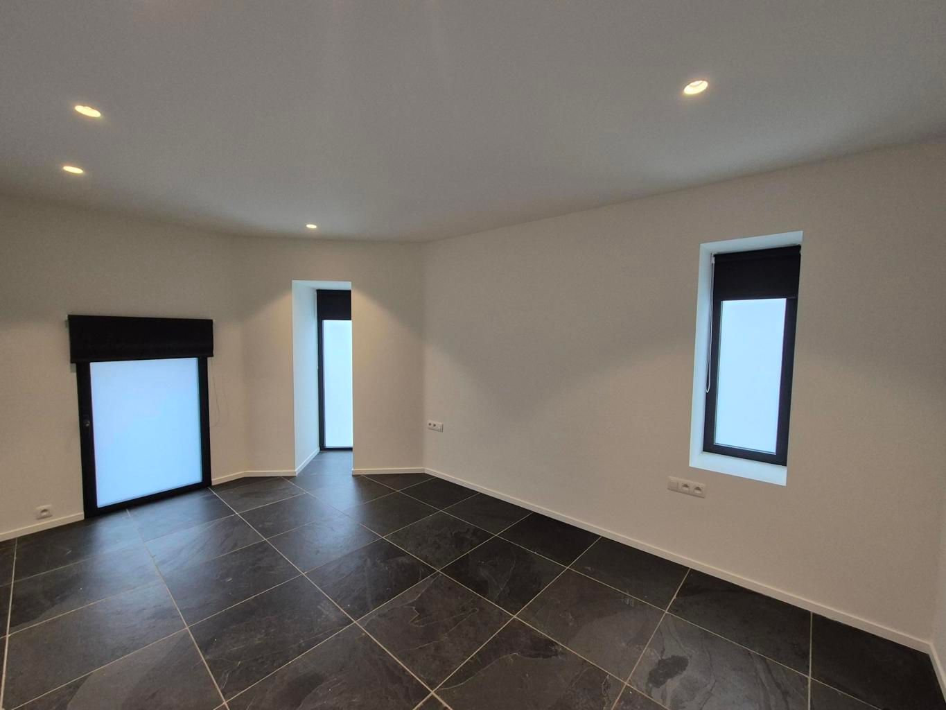 Woning halfopen bebouwing met 3 slpks, garage en kelder foto 11