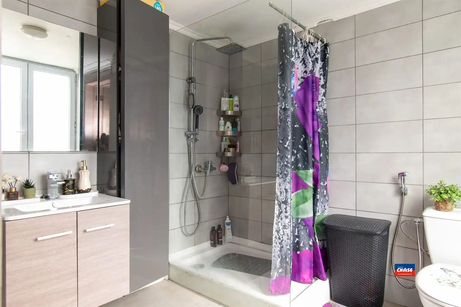 Gerenoveerde woning met 4 slpks + bureau en tuintje foto 13