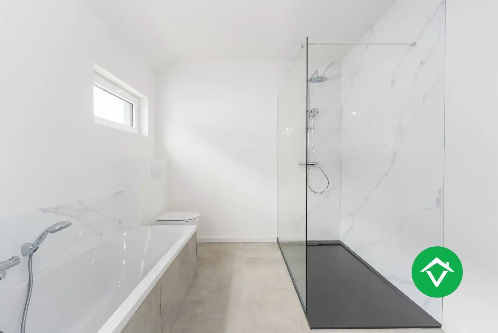 Volledig gerenoveerde woning (EPB B) met garage op topligging te Eernegem foto 16