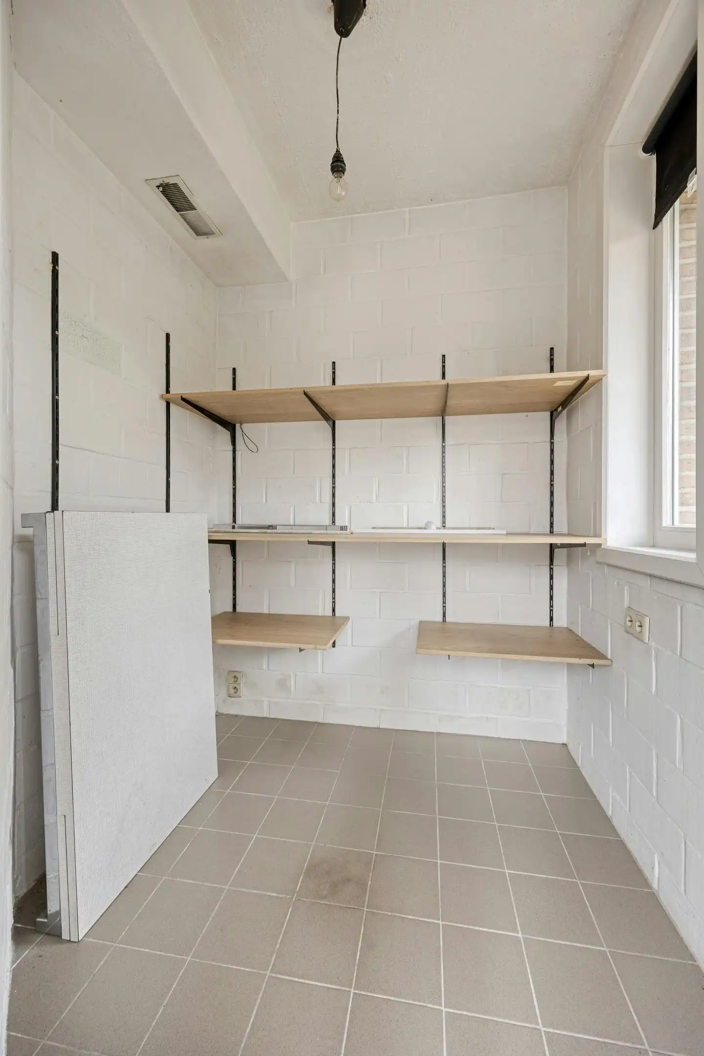 Ruime woning met tuin en handelsruimte of kantoor op glvl foto 15