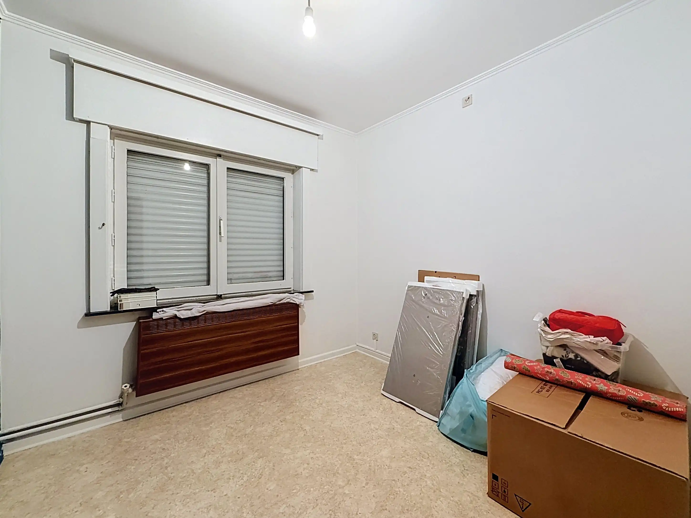 Goed gelegen woning met garage en uitweg. foto 12