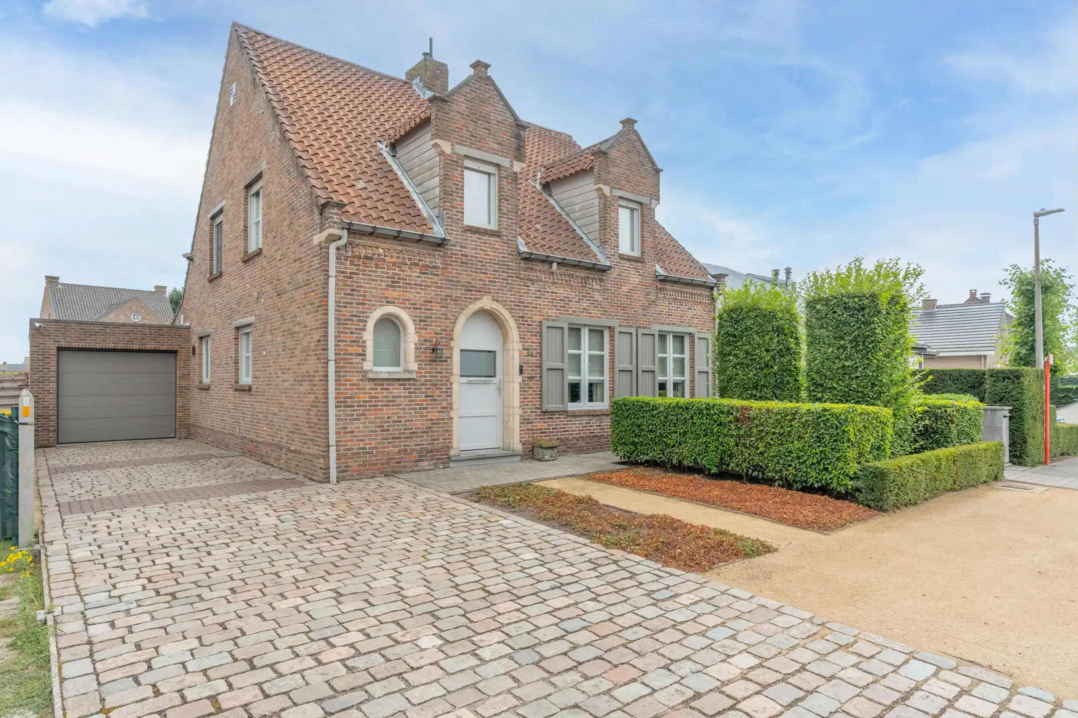 Zeer gunstig gelegen energiezuinige woning met 3 ruime slaapkamers op 564 m² foto {{pictureIndex}}