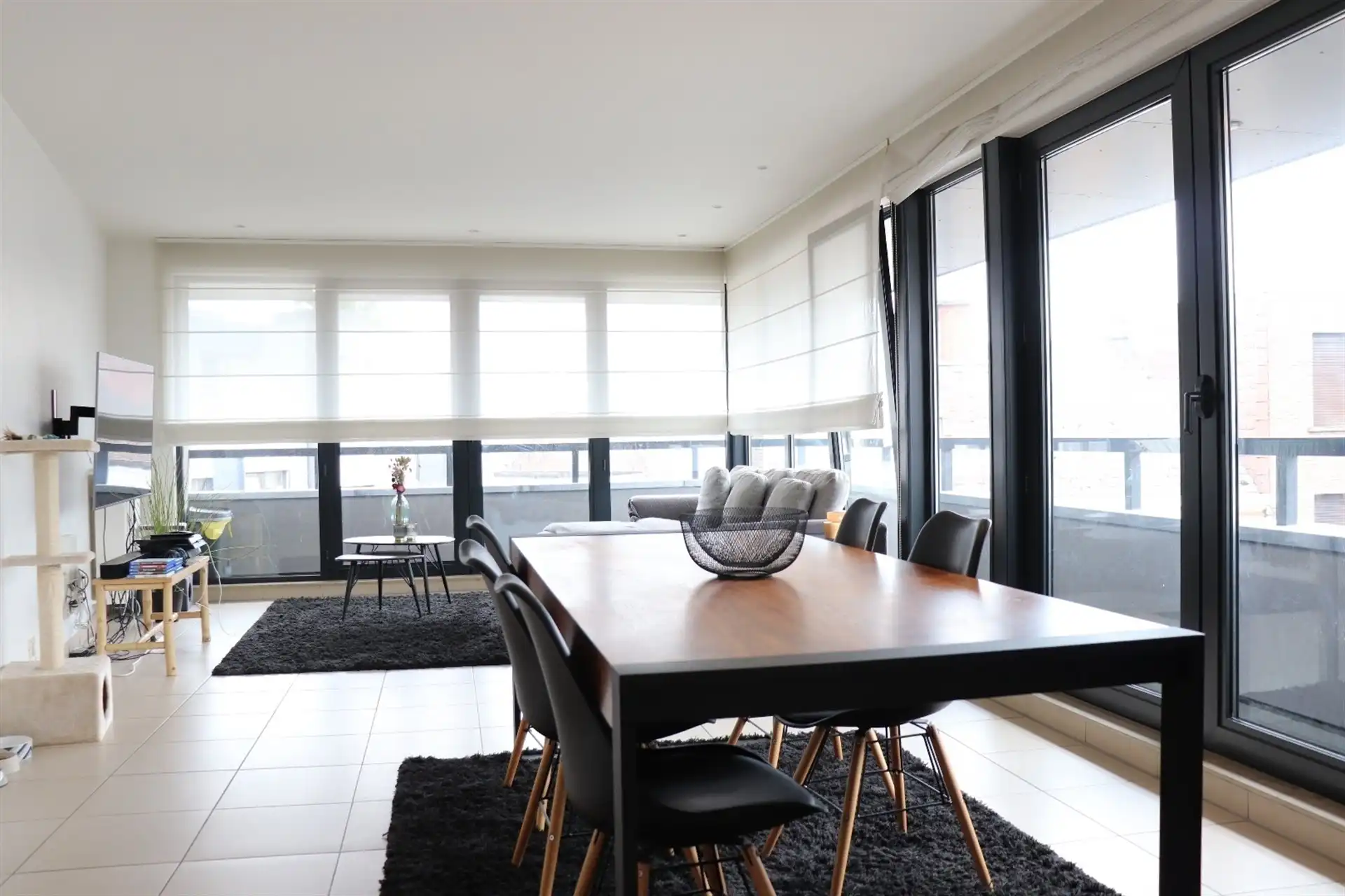 Centraal gelegen appartement (128m²) met 1 slaapkamer en een bijkamer foto 4