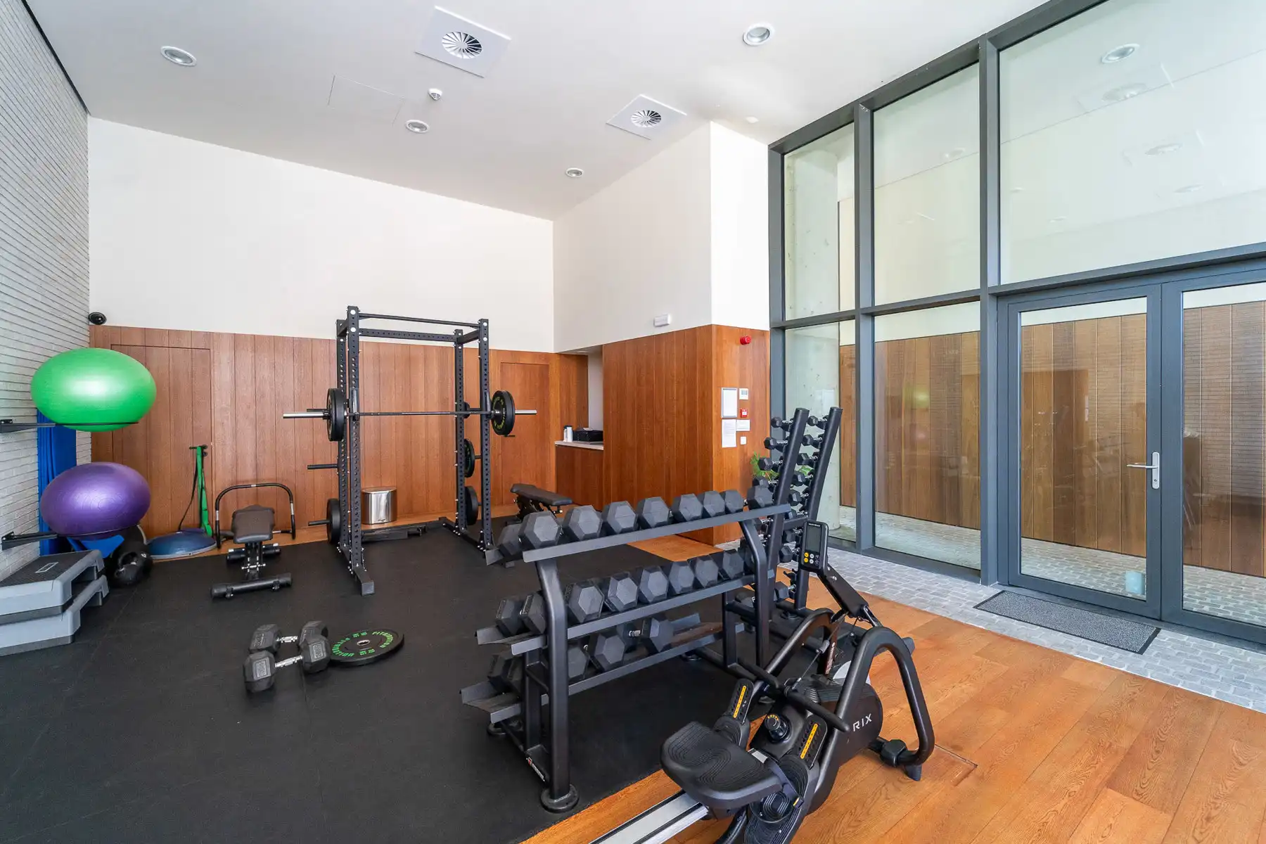 Ruim 2 slaapkamer appartement met droomterras foto 9