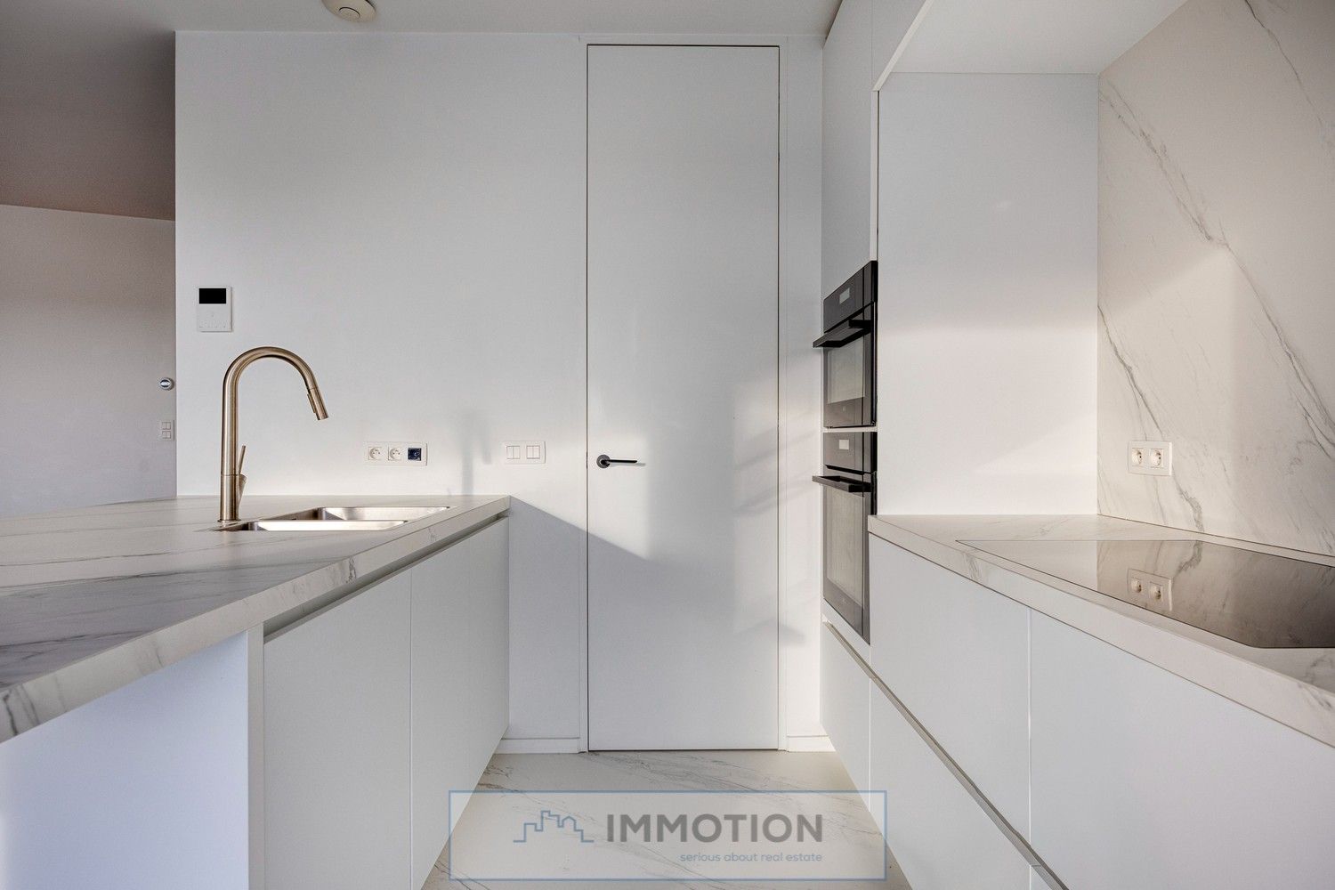 Exclusief appartement met 2 slaapkamers en garage foto 12