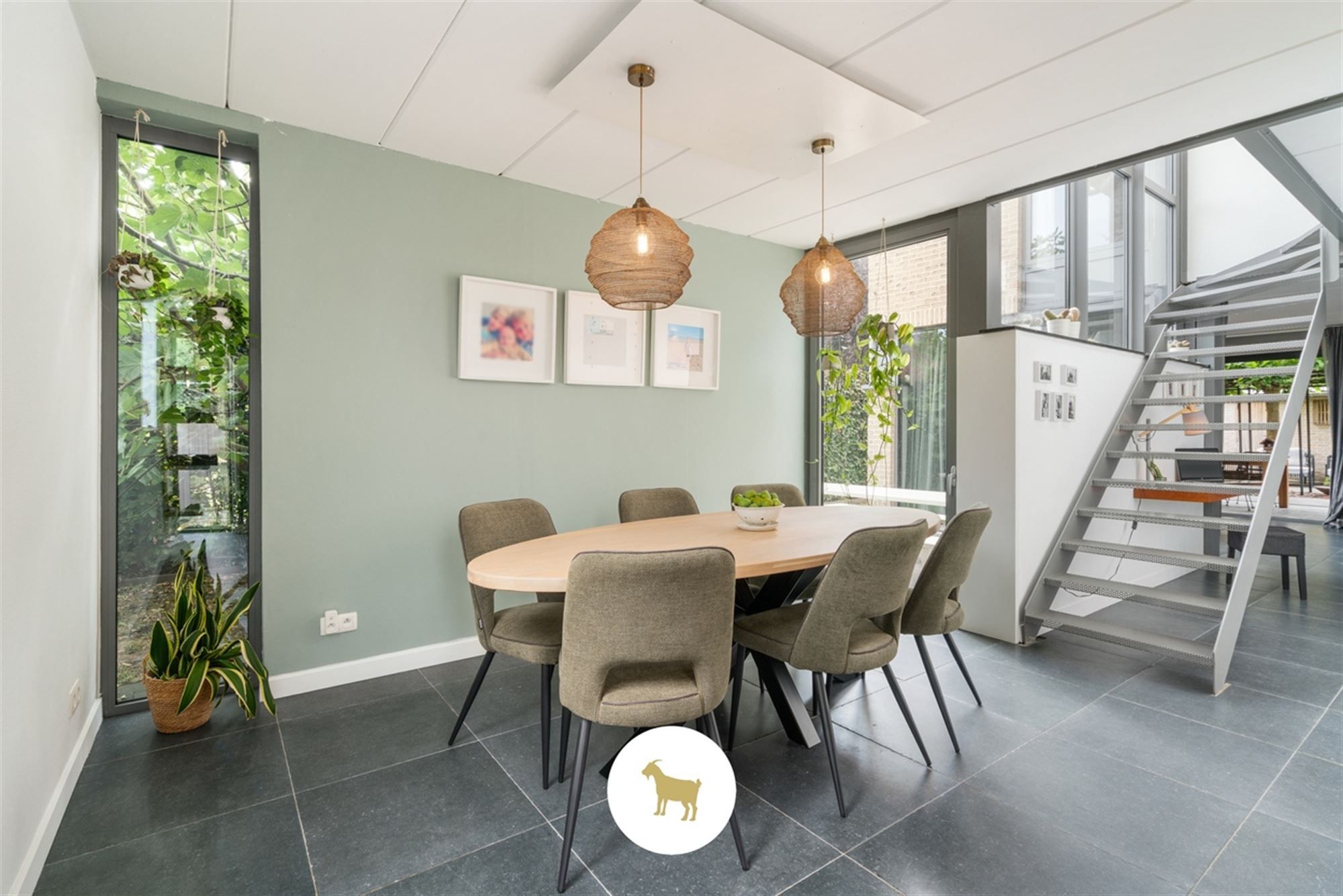 Instapklare lichtrijke OPEN BEBOUWING met 3 (mogelijkheid tot 4) SLAAPKAMERS, stijlvol overdekt TERRAS en gezellige (BINNEN)TUIN op een PERCEEL van ca. 435 m² foto 9