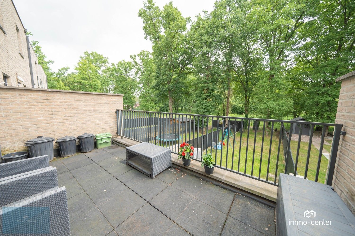 Instapklaar appartement met 2 slaapkamers, autostaanplaats, 2 terrassen in groene omgeving foto 17