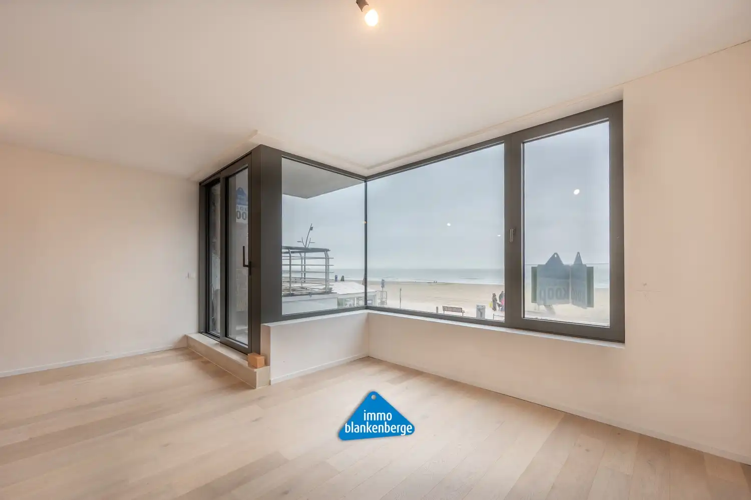 Uniek 2 slaapkamerappartement in Residentie Pier foto 4